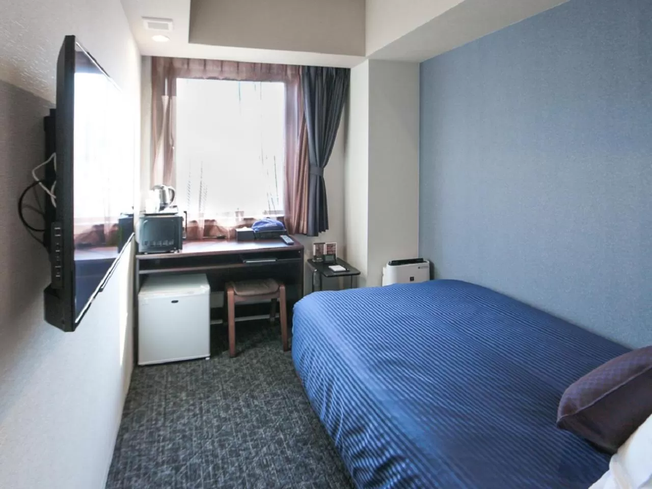 Double Room with Small Double Bed - Smoking in HOTEL LiVEMAX Tokyo Bakurocho