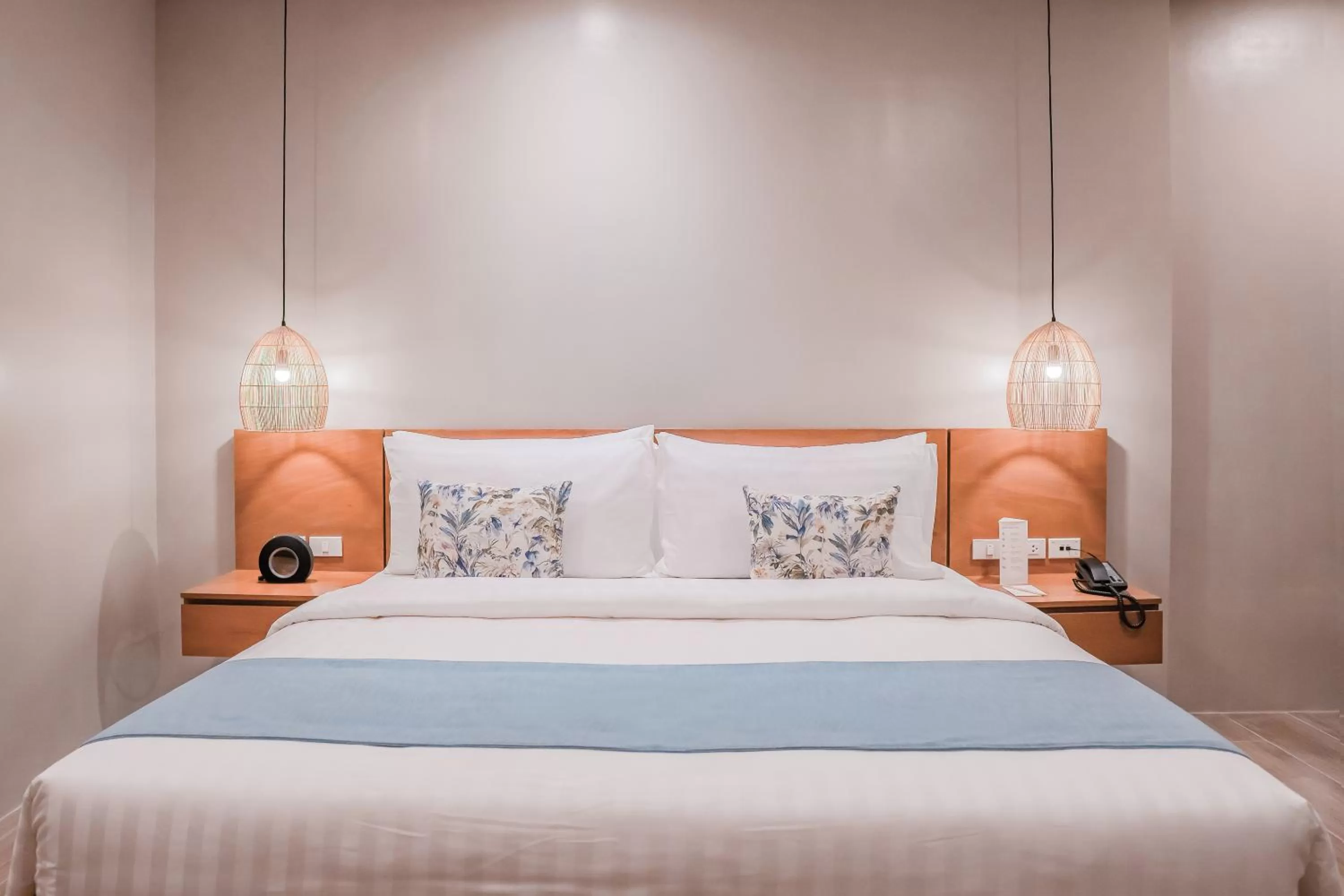 Deluxe Room With Pool Access in Charlie's El Nido Managed by HII