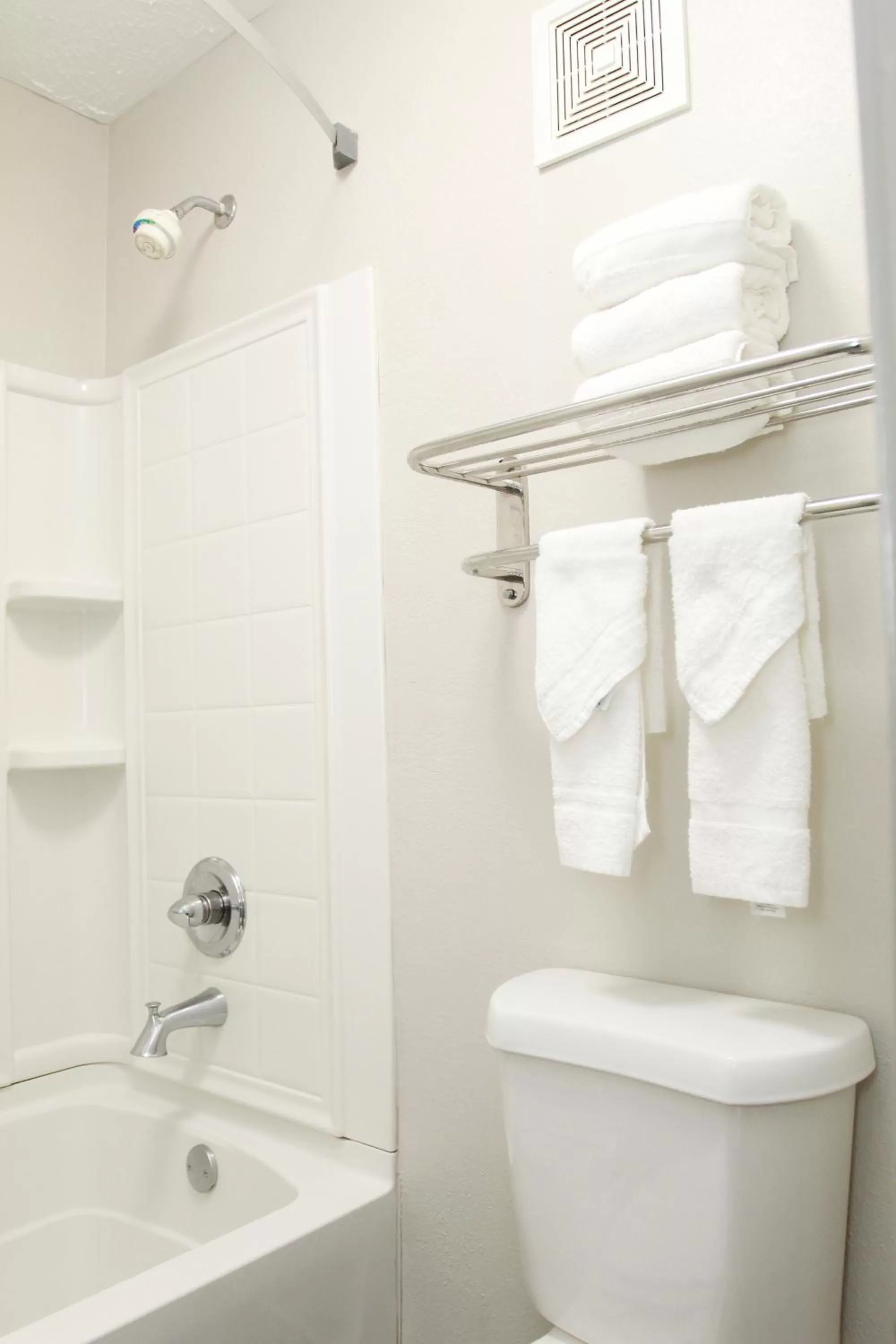 King Room - Non-Smoking in Days Inn by Wyndham Forest