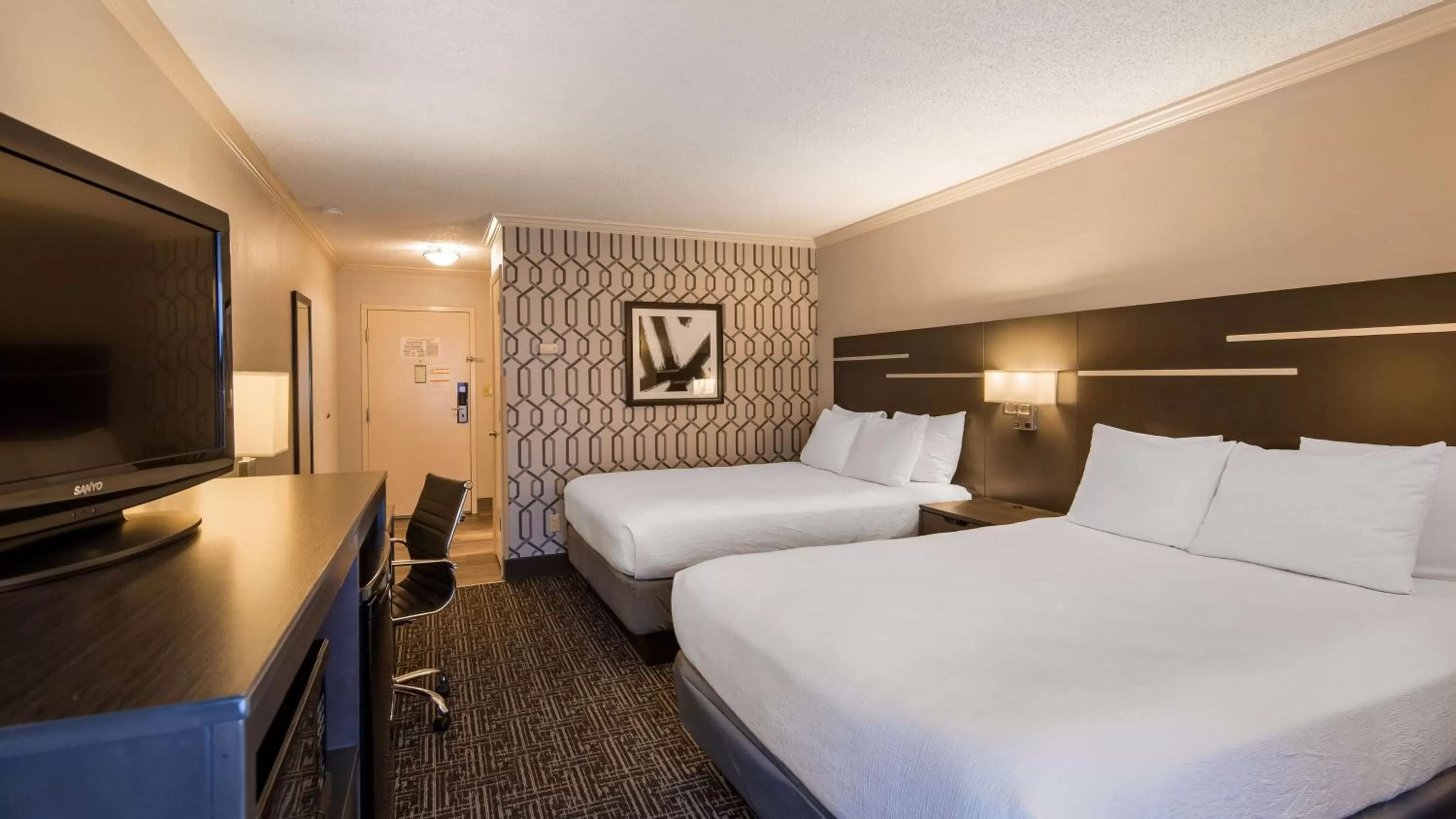 Queen Room with Two Queen Beds - Disability Access in Best Western Plus Morristown Conference Center