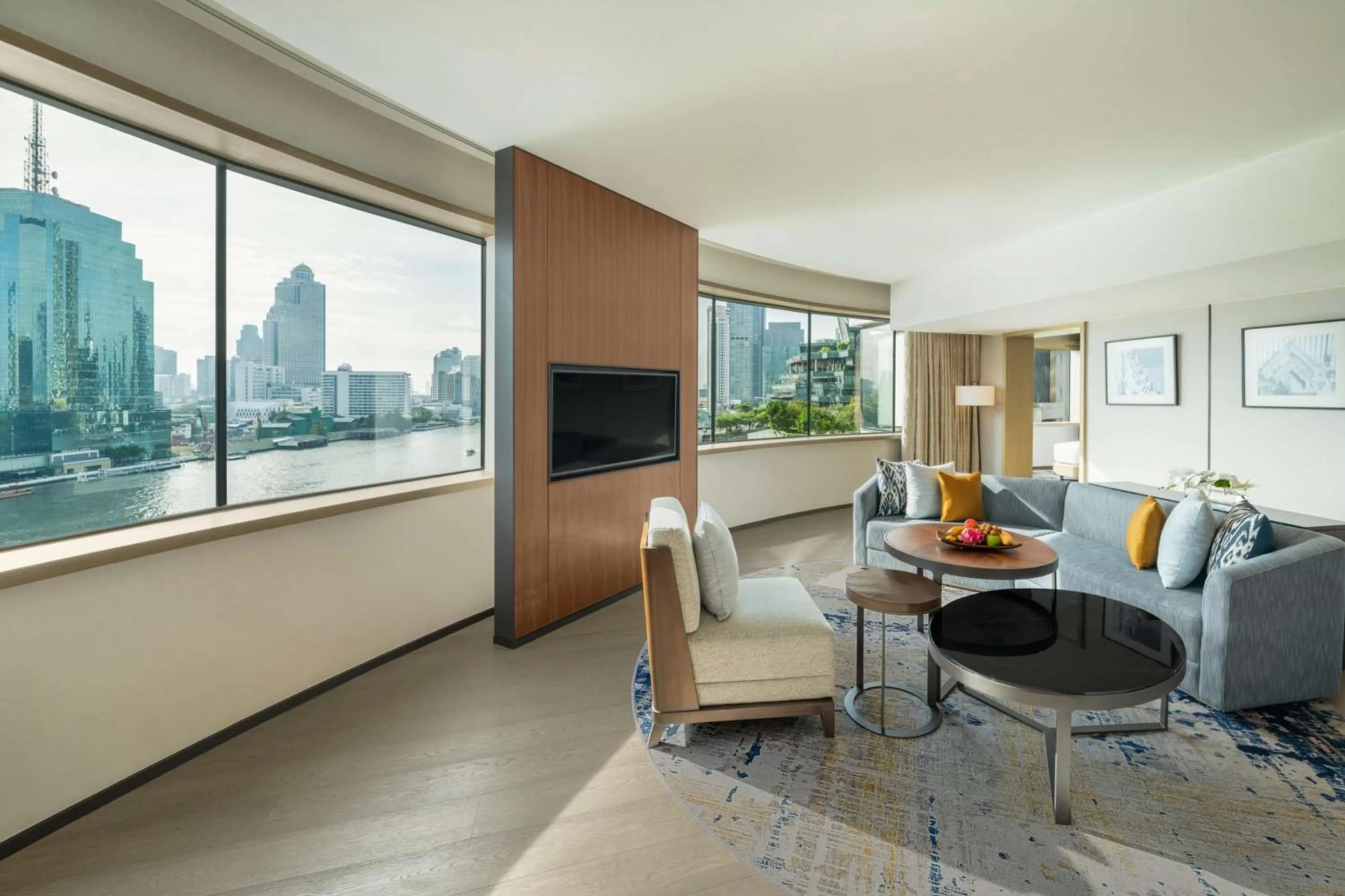 Panoramic Executive Suite in Millennium Hilton Bangkok