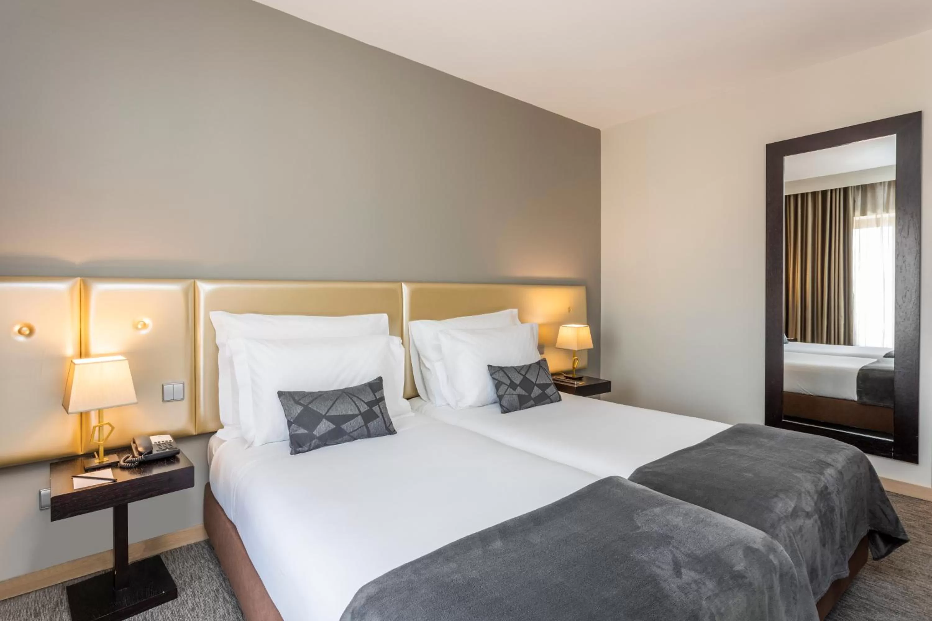 Superior Twin Room in Czar Lisbon Hotel