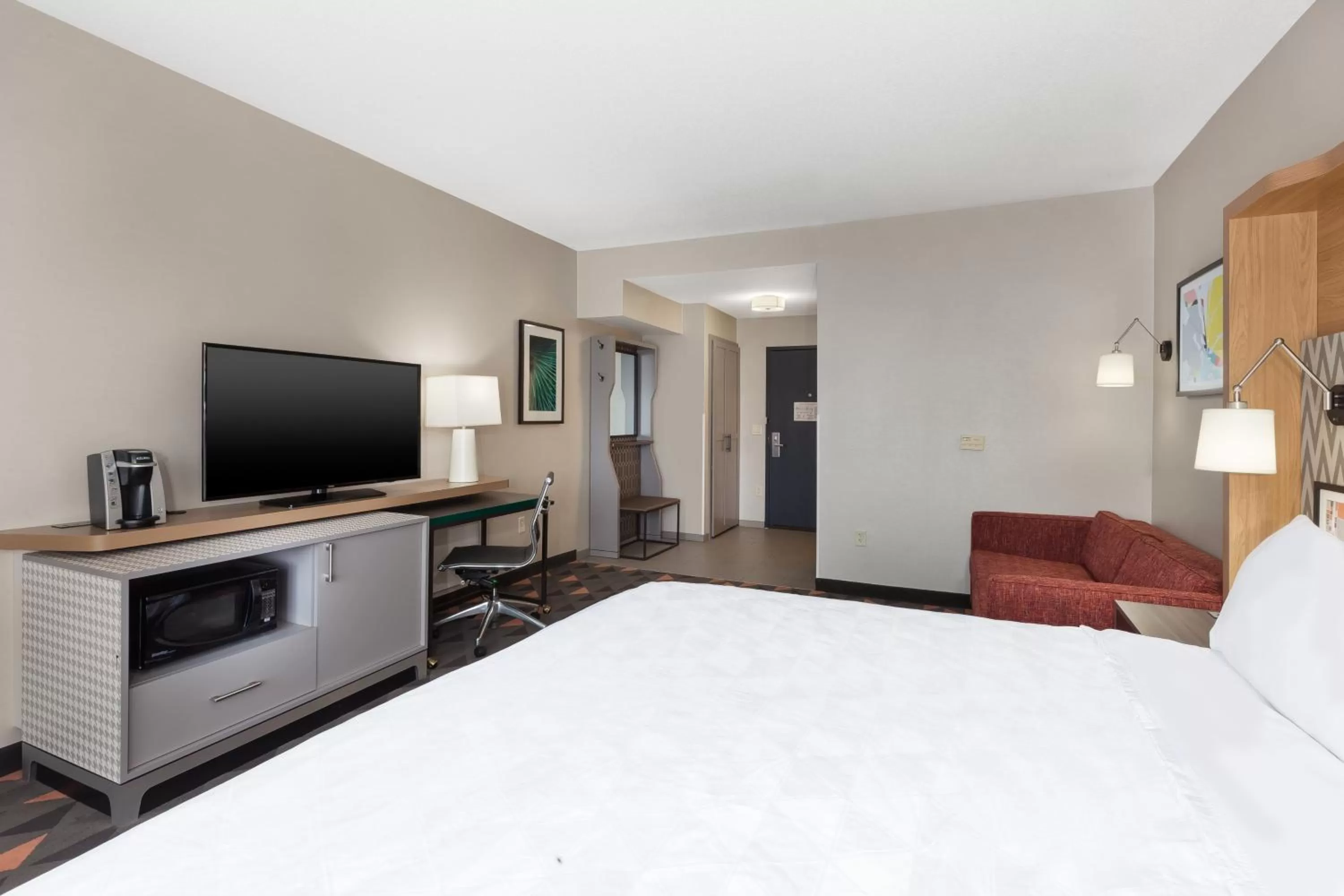 King Room - Hearing Accessible/Non-Smoking  in Holiday Inn Grand Rapids - South by IHG