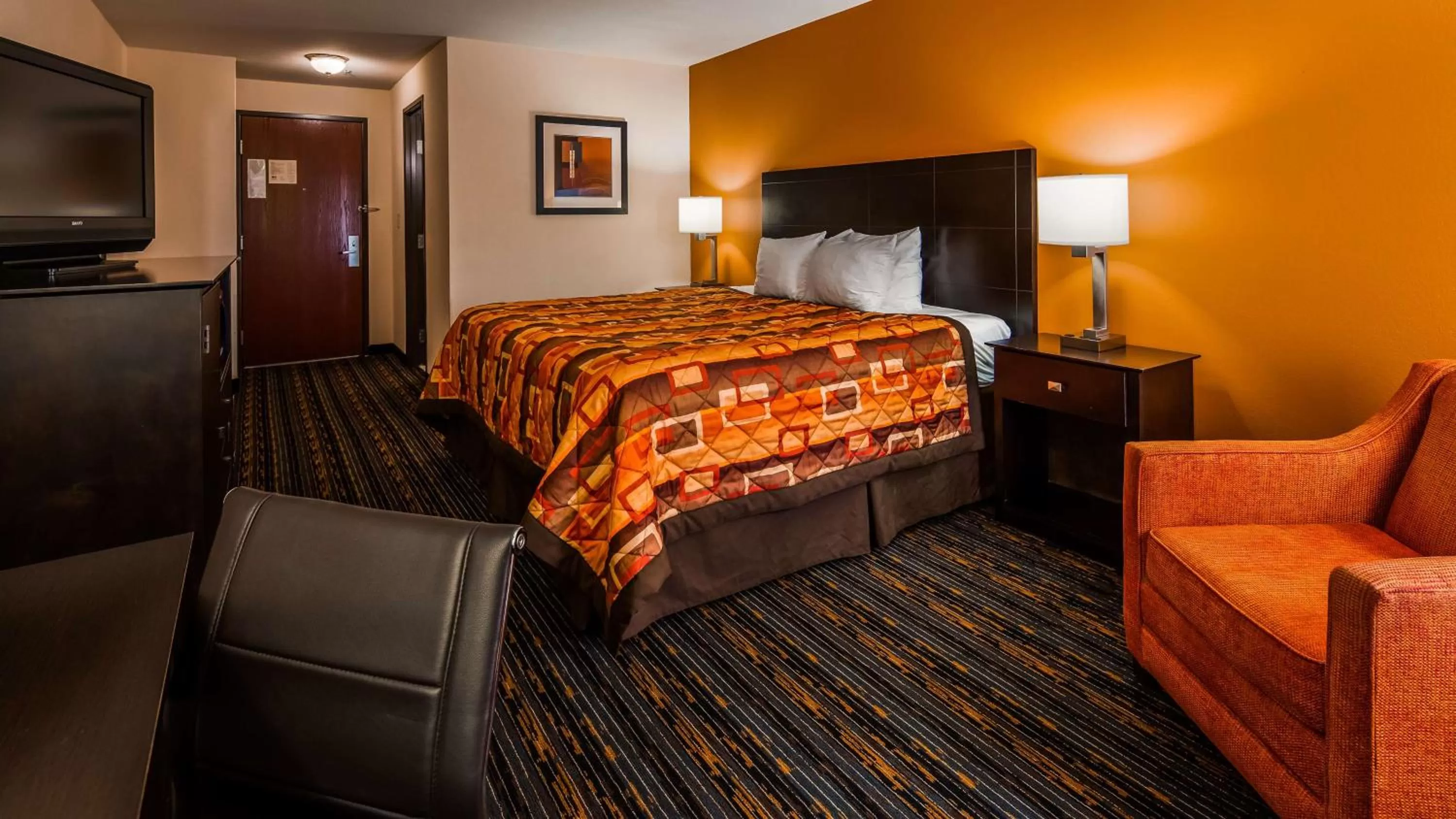 King Room with Roll-in Shower - Disability Access/Non-Smoking in Best Western Kenosha Inn