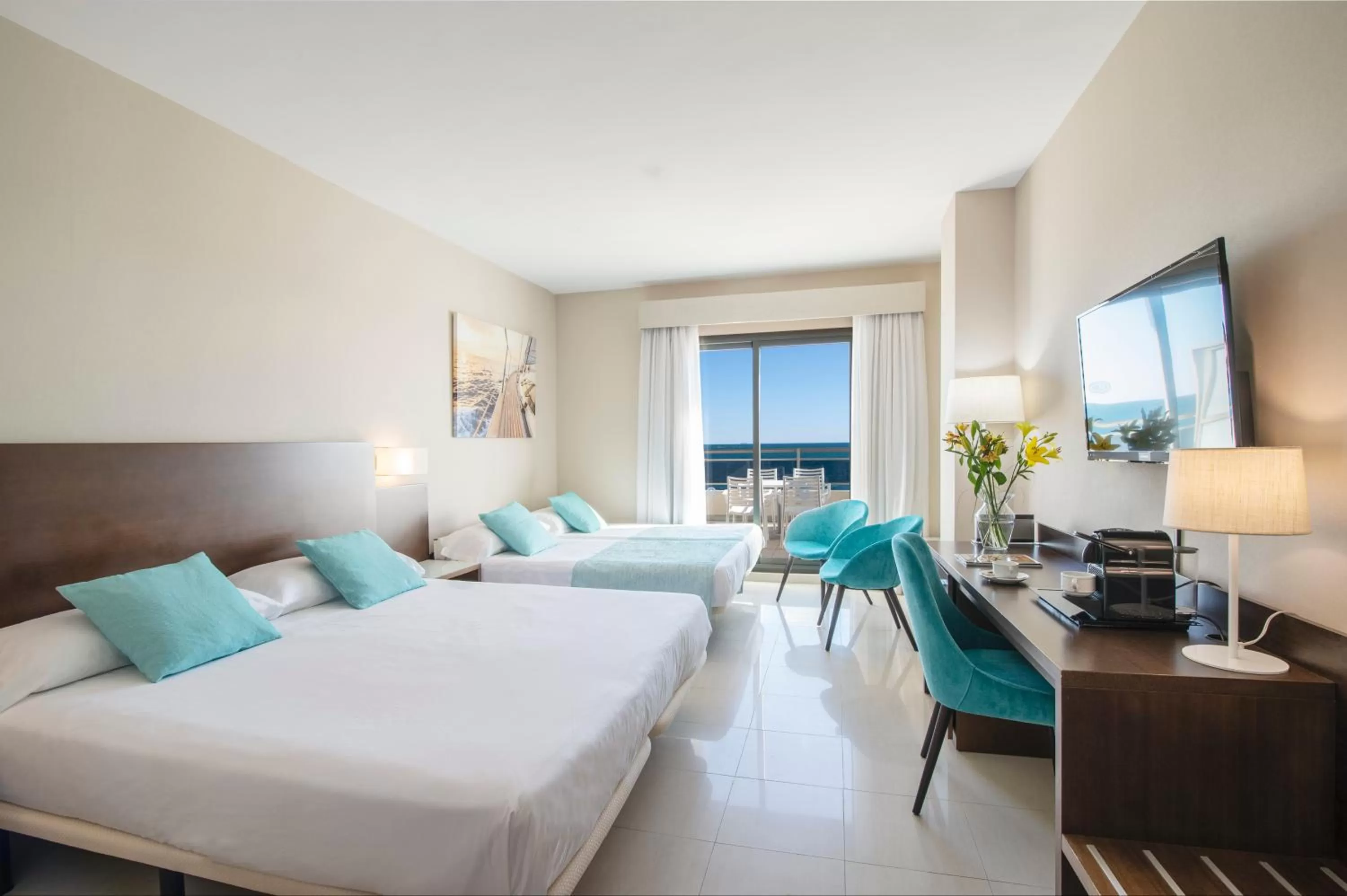 Quadruple Room With Sea View Spacious Terrace in Hotel Bahía Calpe by Pierre & Vacances