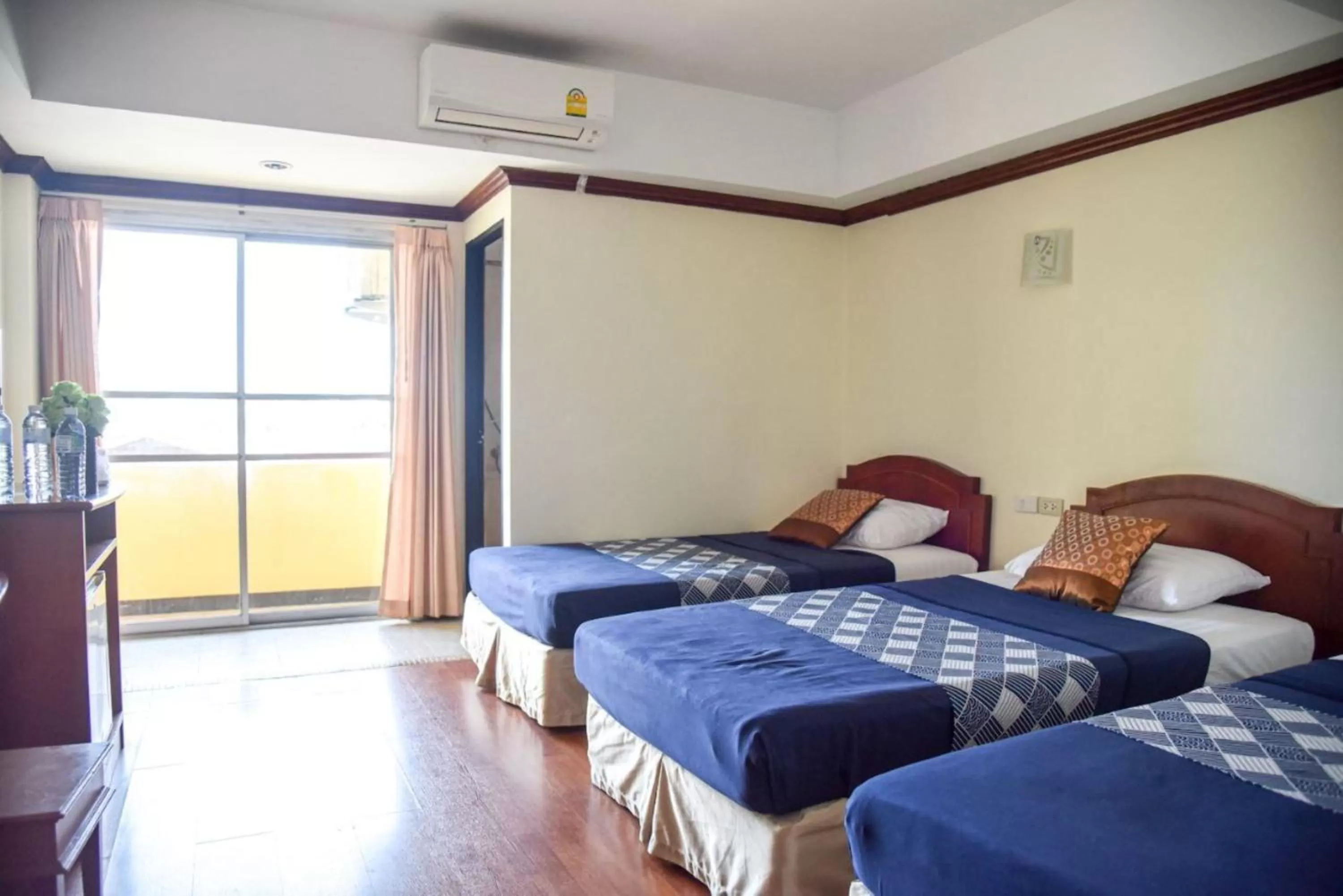 Standard Men Poshtel Sharing Bed in Chomsin Hua Hin ชมสินธุ์ หัวหิน