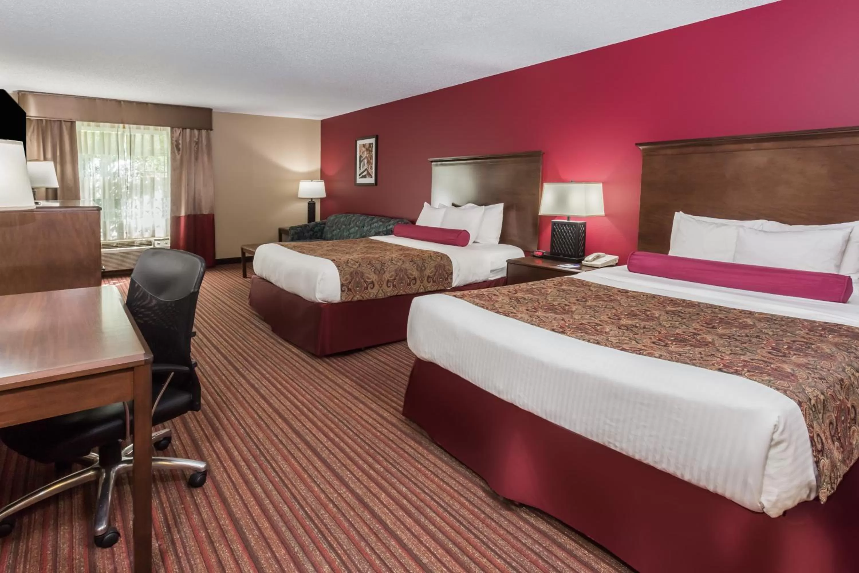Superior Queen Room with Two Queen Beds - Disability Access/Non-Smoking in Baymont by Wyndham Mequon Milwaukee Area