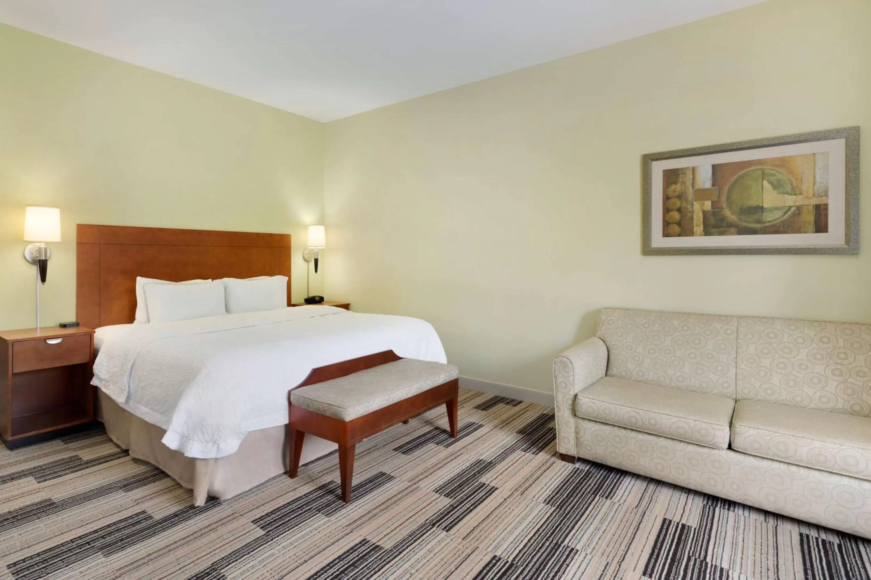 King Study Room with Sofa Bed - Non-Smoking in Hampton Inn & Suites Birmingham Airport Area