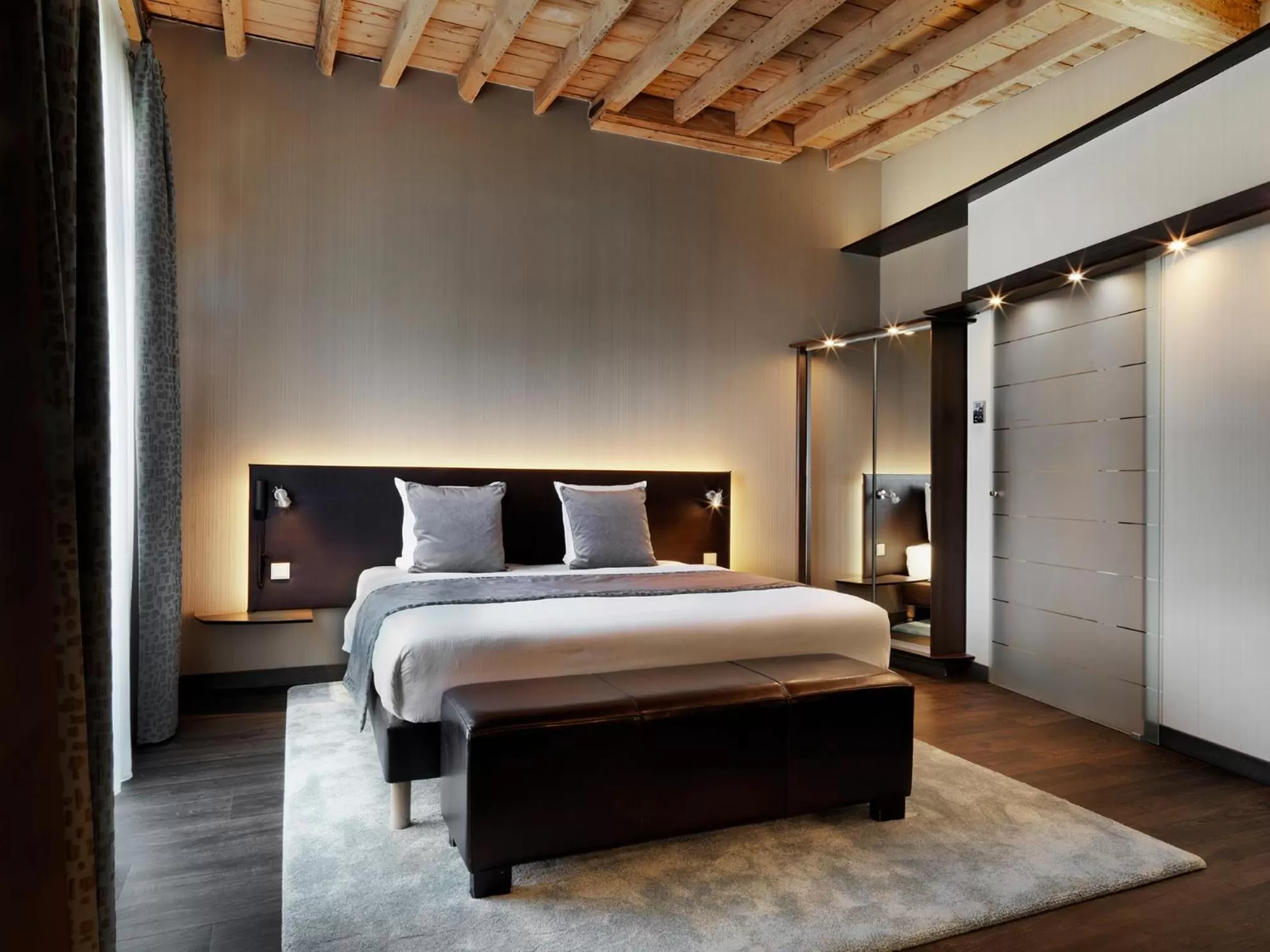 Luxury Double Room in Hotel Harmony