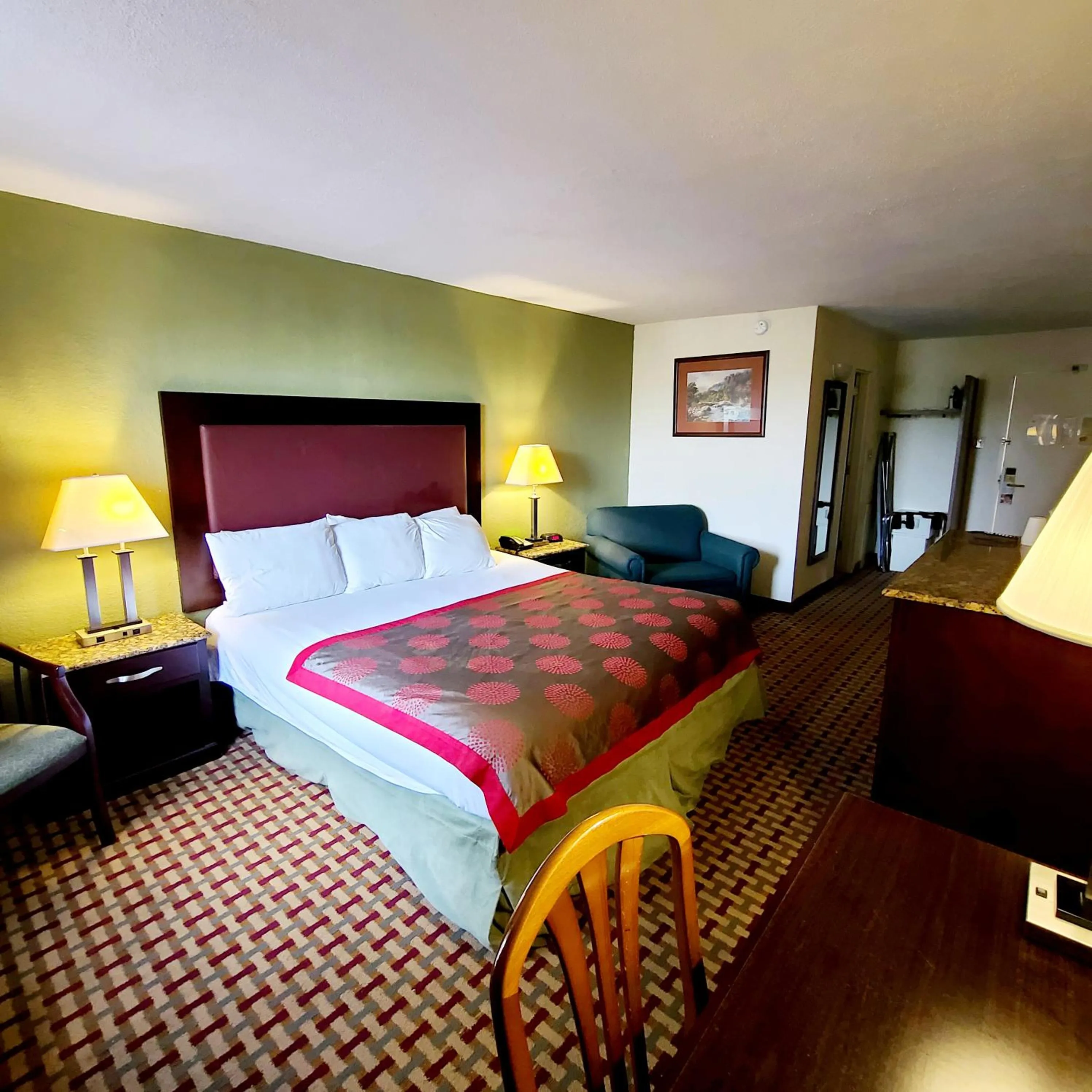 Deluxe King Room in Town Inn