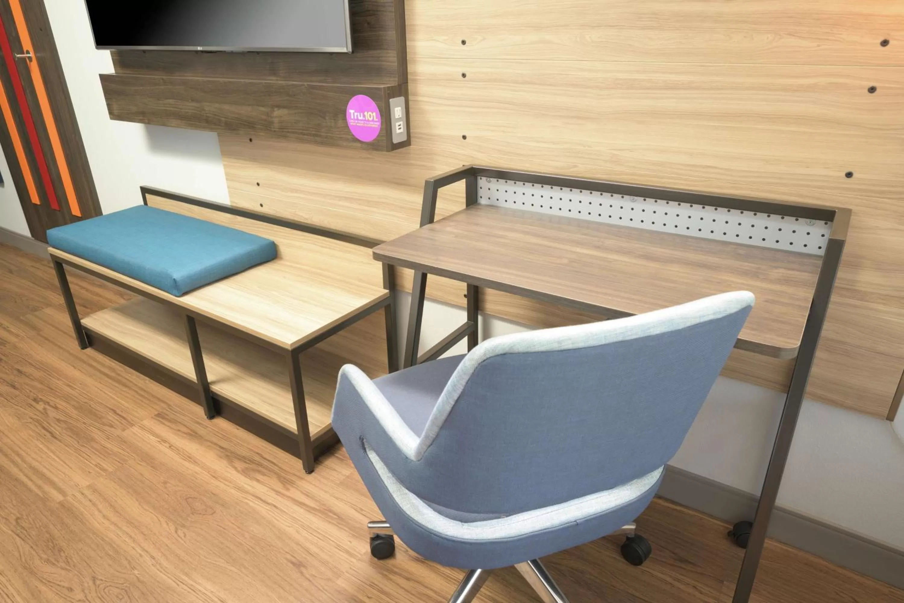 King Room with Bath Tub - Mobility Access in Tru By Hilton Kennesaw, Ga