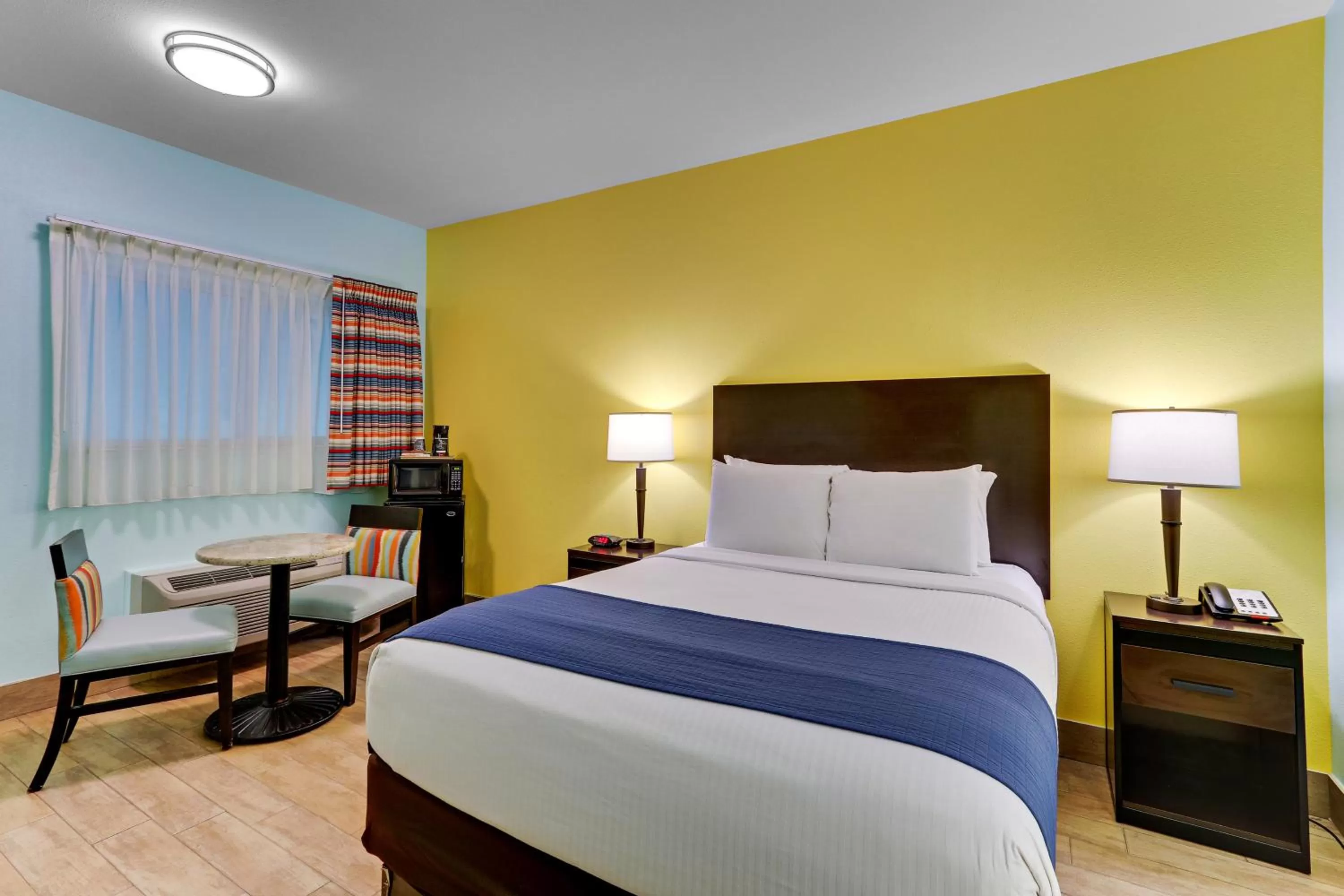 Single Queen Room in Island Hotel Port Aransas
