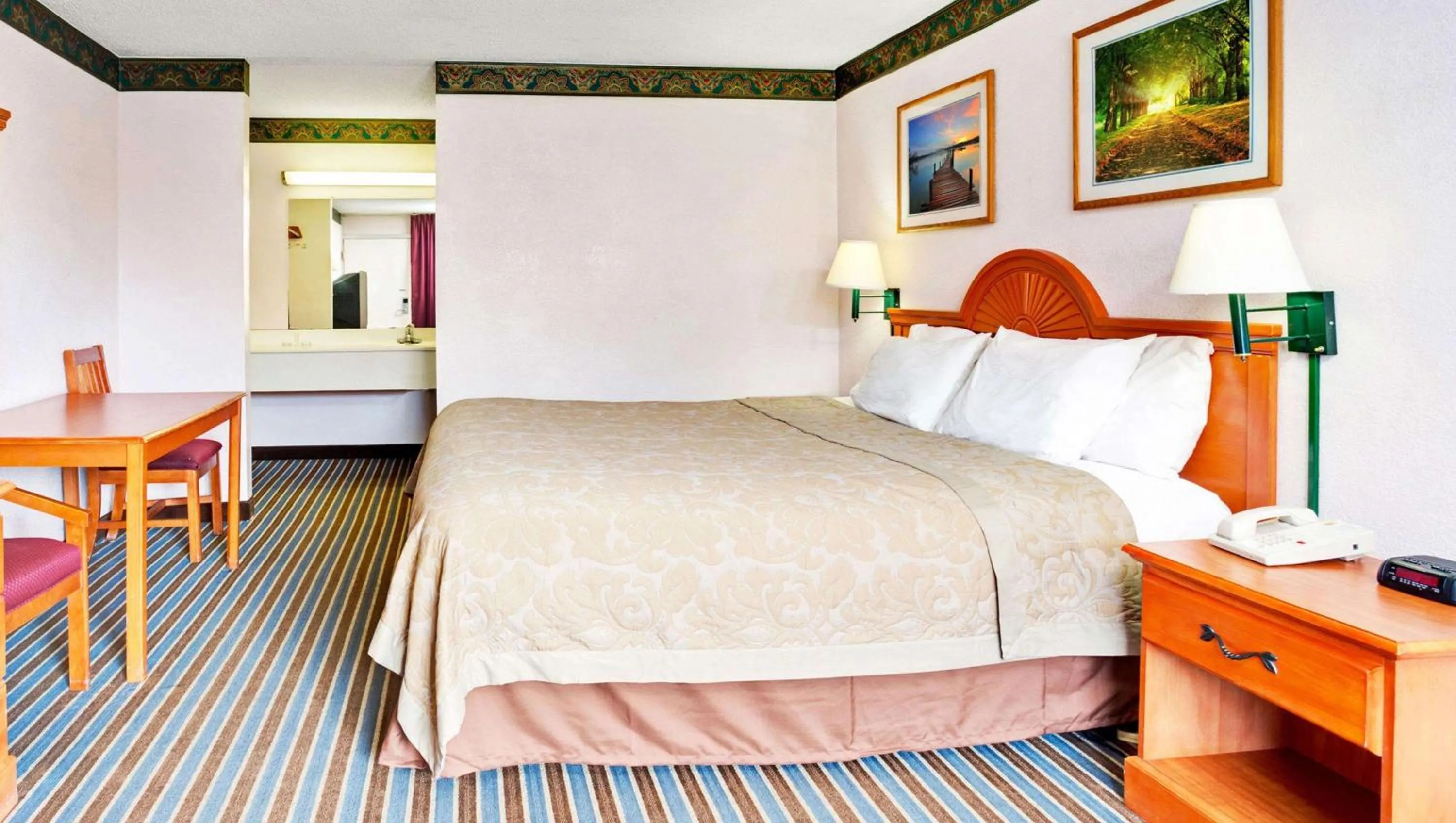 King Room - Disability Access - Non-Smoking in Magnuson Hotel Jacksonville Downtown