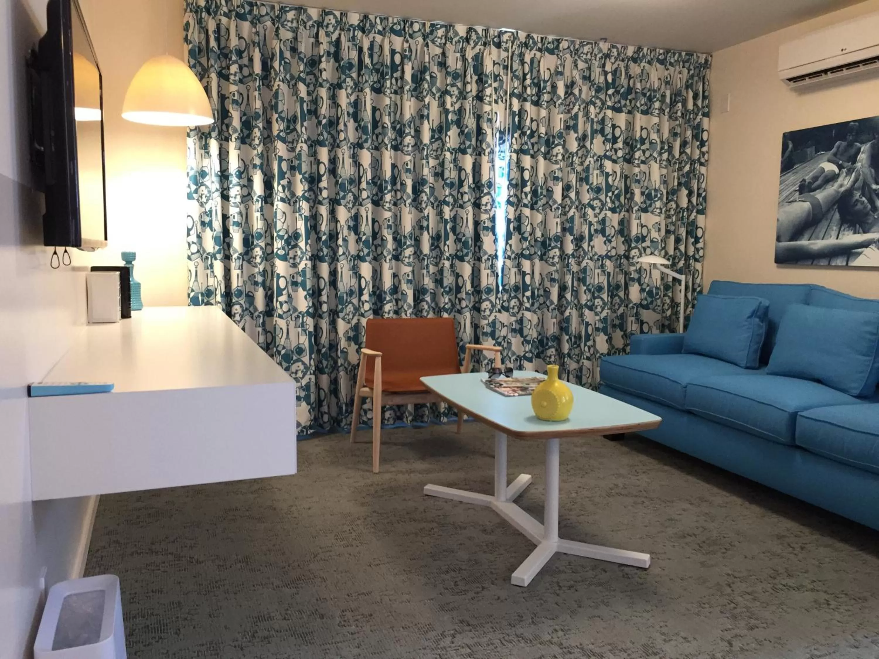 Corner Suite in The Beverly Laurel Hotel at West Hollywood