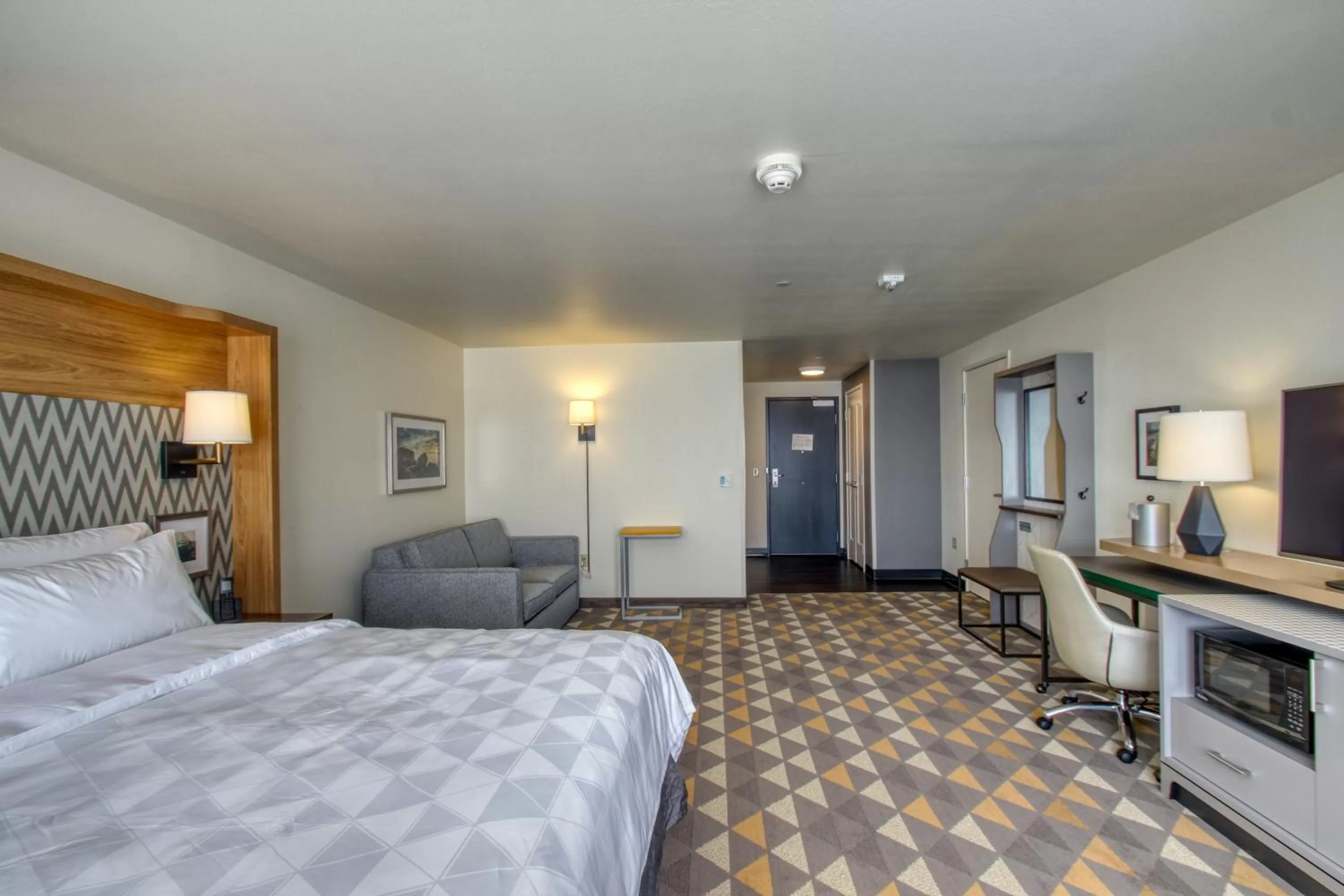 King Room - Mobility Access/Hearing Accessible in Holiday Inn - Appleton by IHG