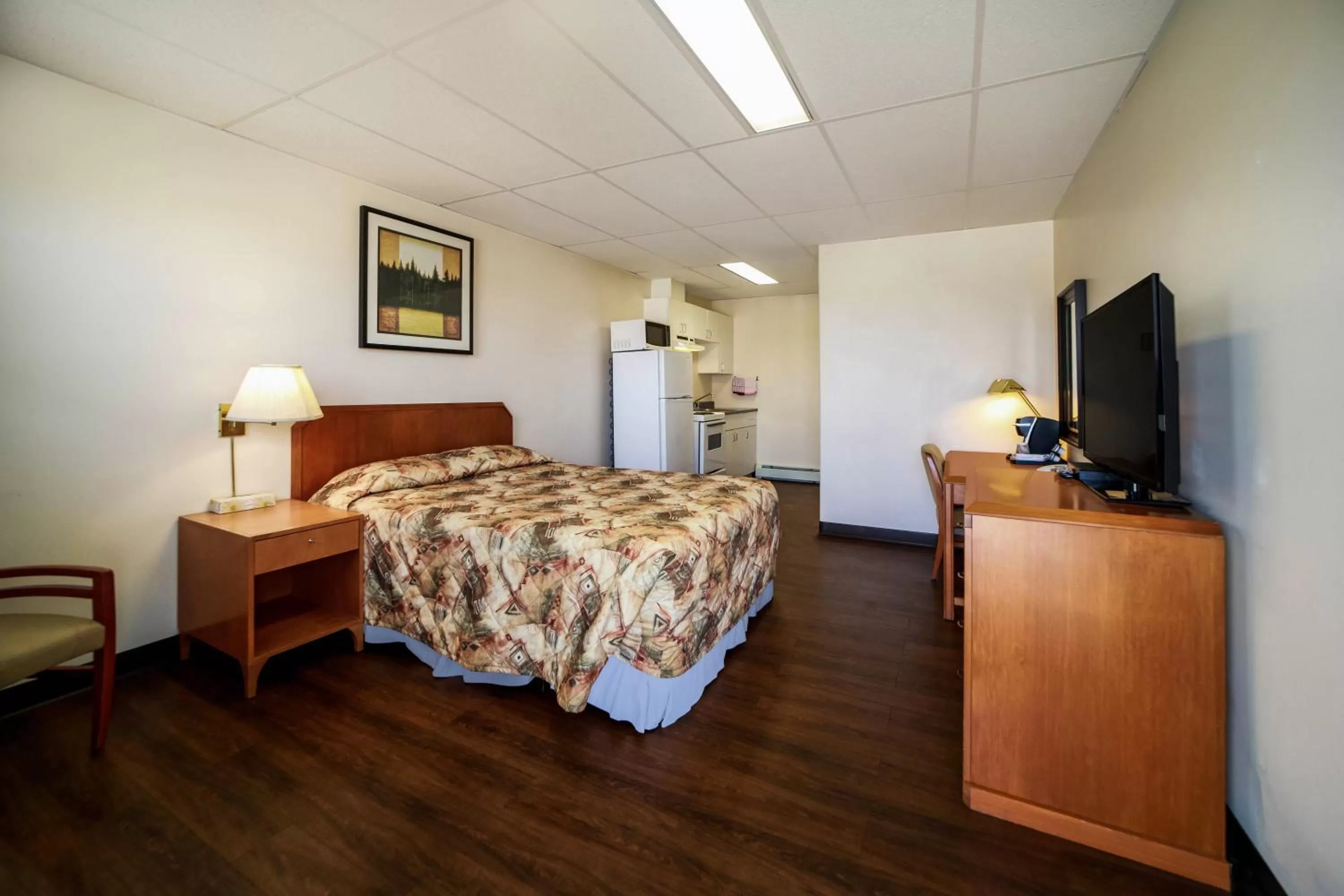 1 Queen Bed Kitchenette Suite Non Smoking in Canadas Best Value Inn Fort St John