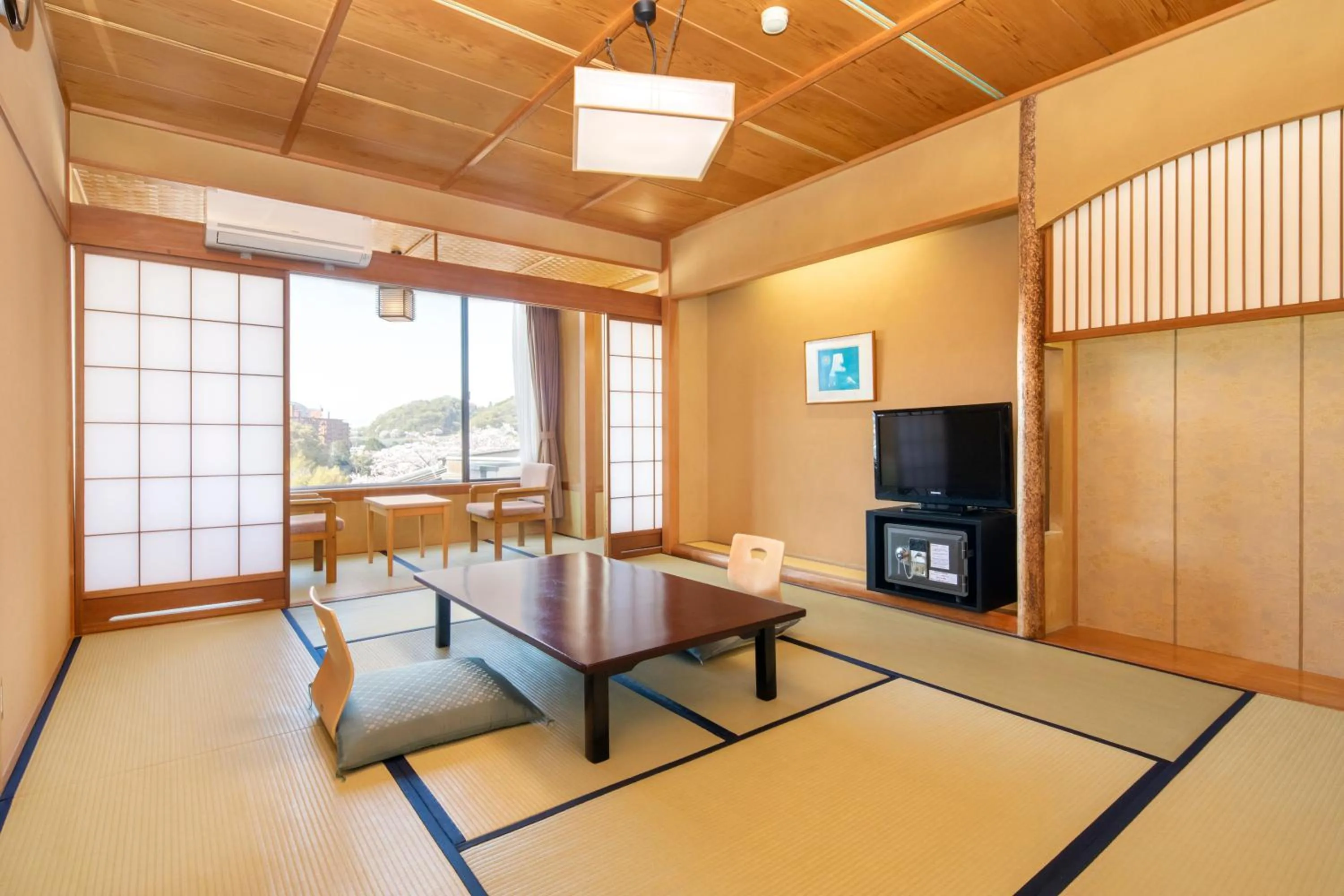 Standard Japanese-Style Room with Mt. Fuji View - West Wing in New Hakkeien