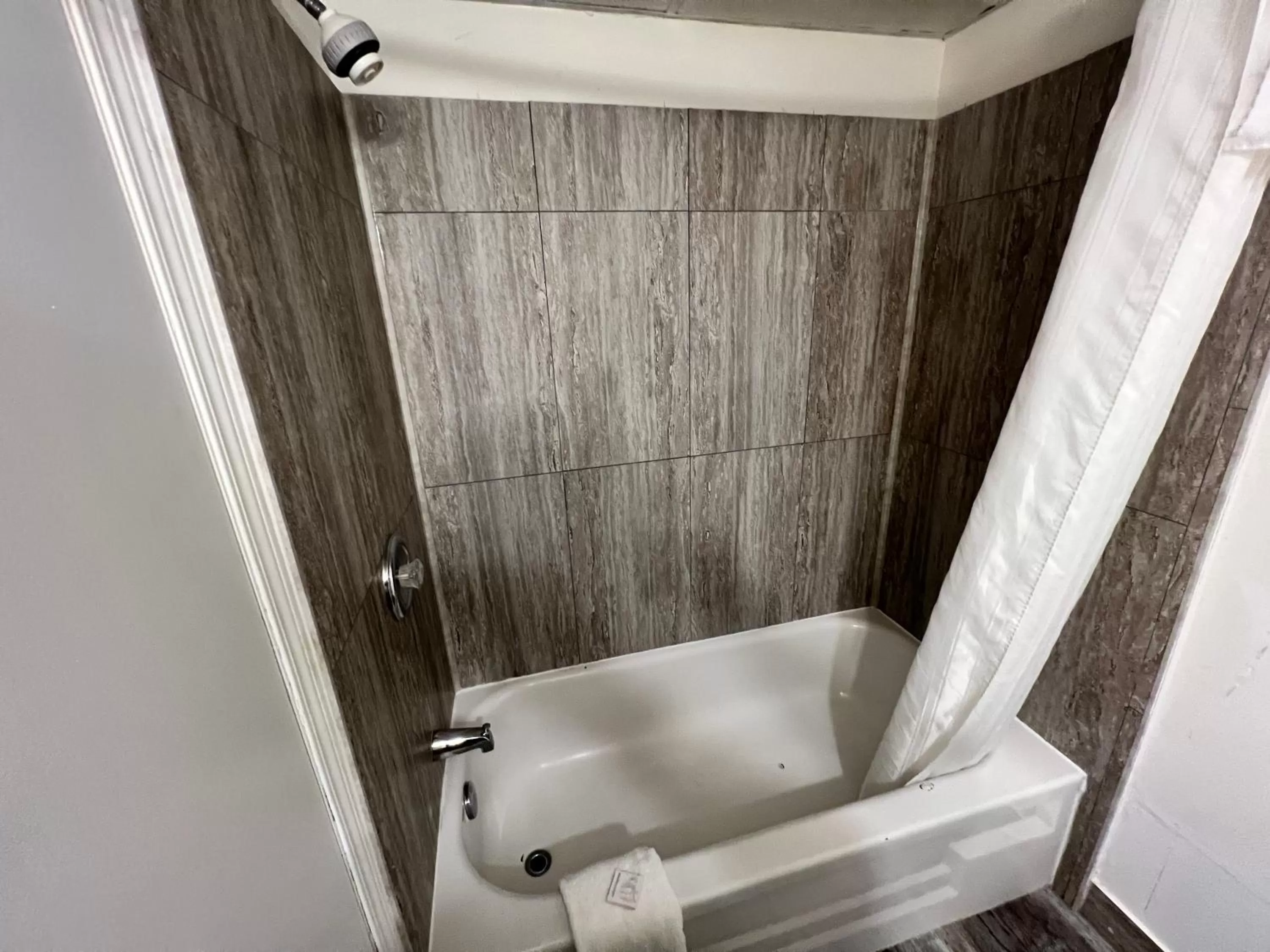 Double Room - Smoking in Thriftlodge Saskatoon