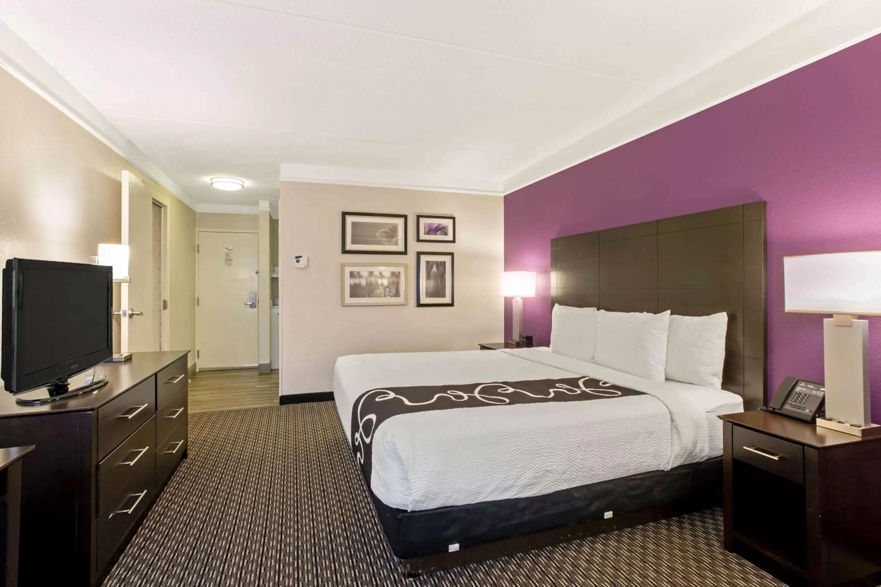 One-Bedroom King Suite - Non-Smoking in La Quinta by Wyndham Boston-Andover