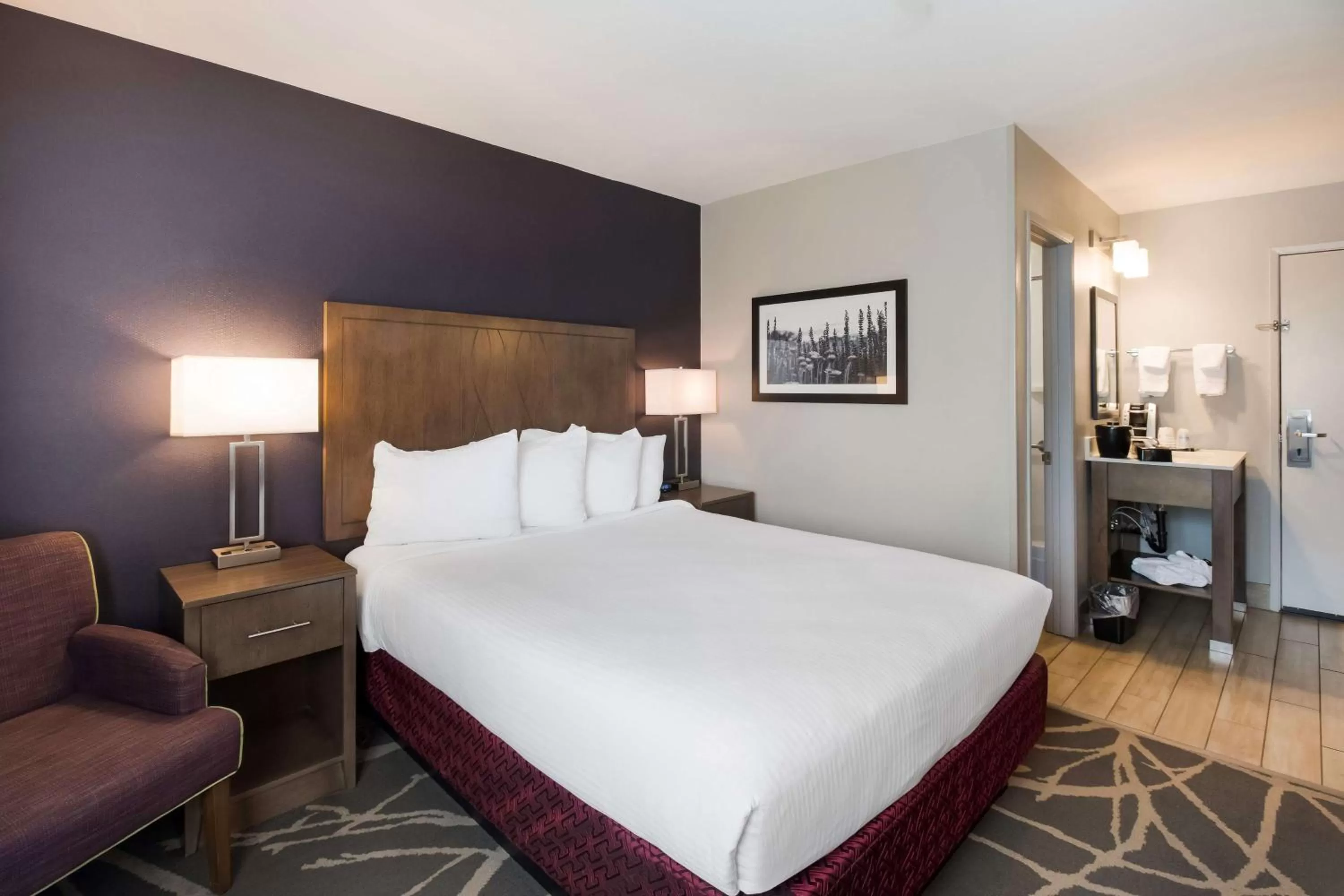 Small Queen Room - Near Elevator in Best Western McMinnville Inn