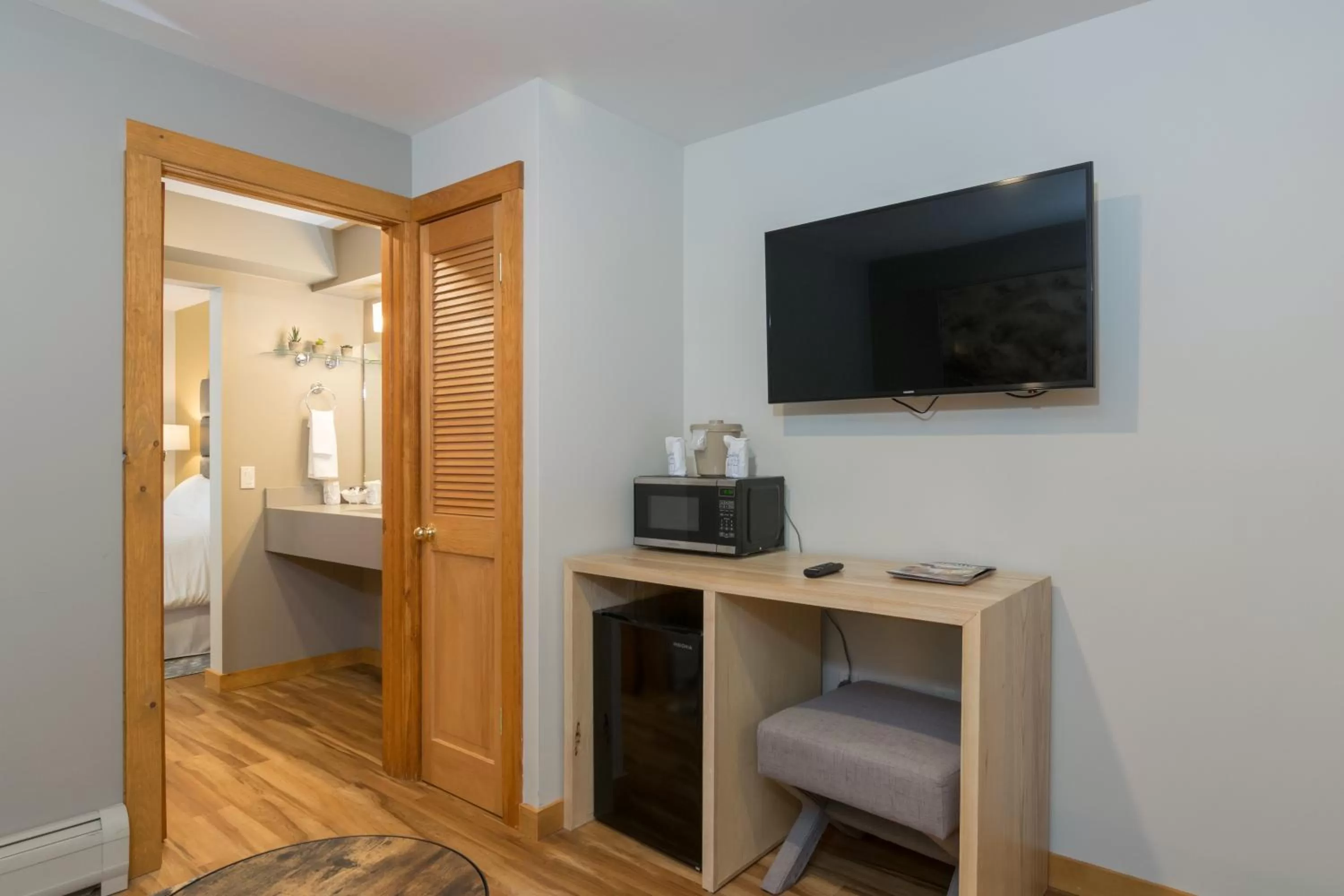 One Queen Suite in Grey Fox Inn