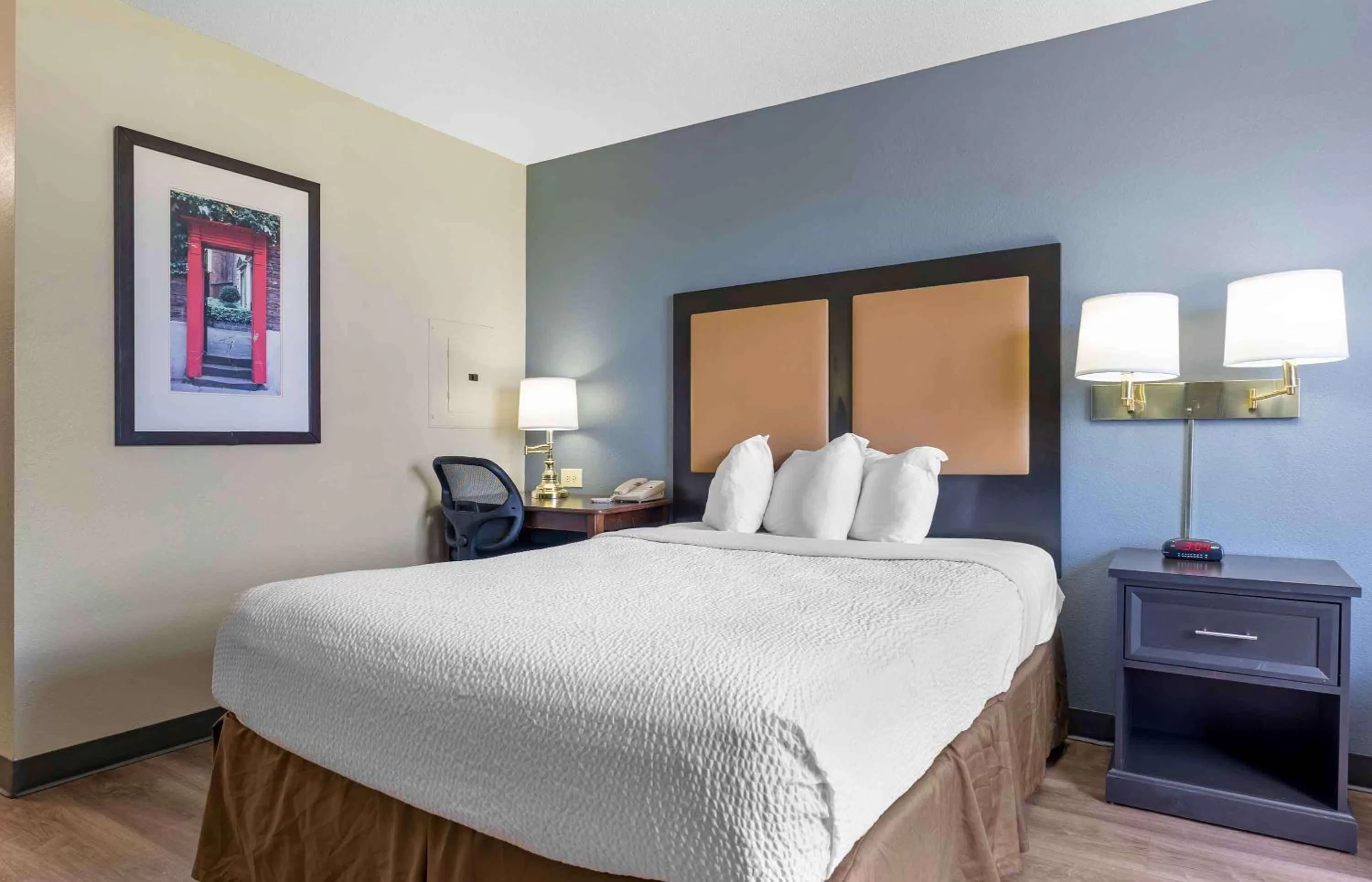 Queen studio with 1 Queen Bed - Disability Access/Non-Smoking in Extended Stay America Select Suites - Chicago - Hanover Park