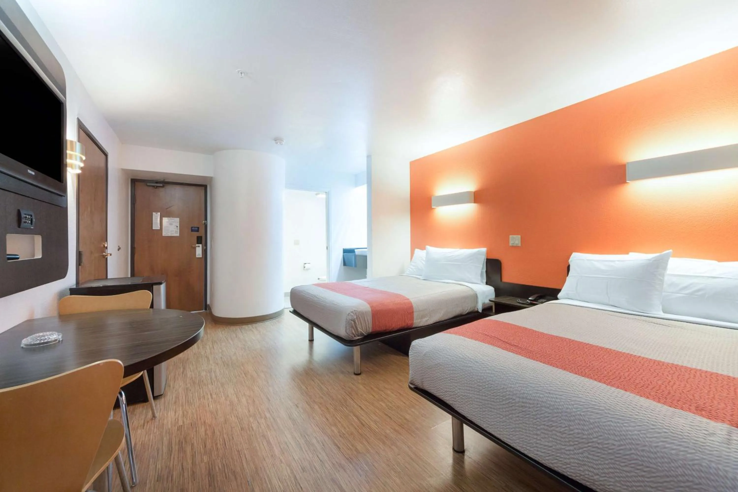 Quadruple Room - single occupancy - Non-Smoking in Motel 6-Dallas, TX - Northeast