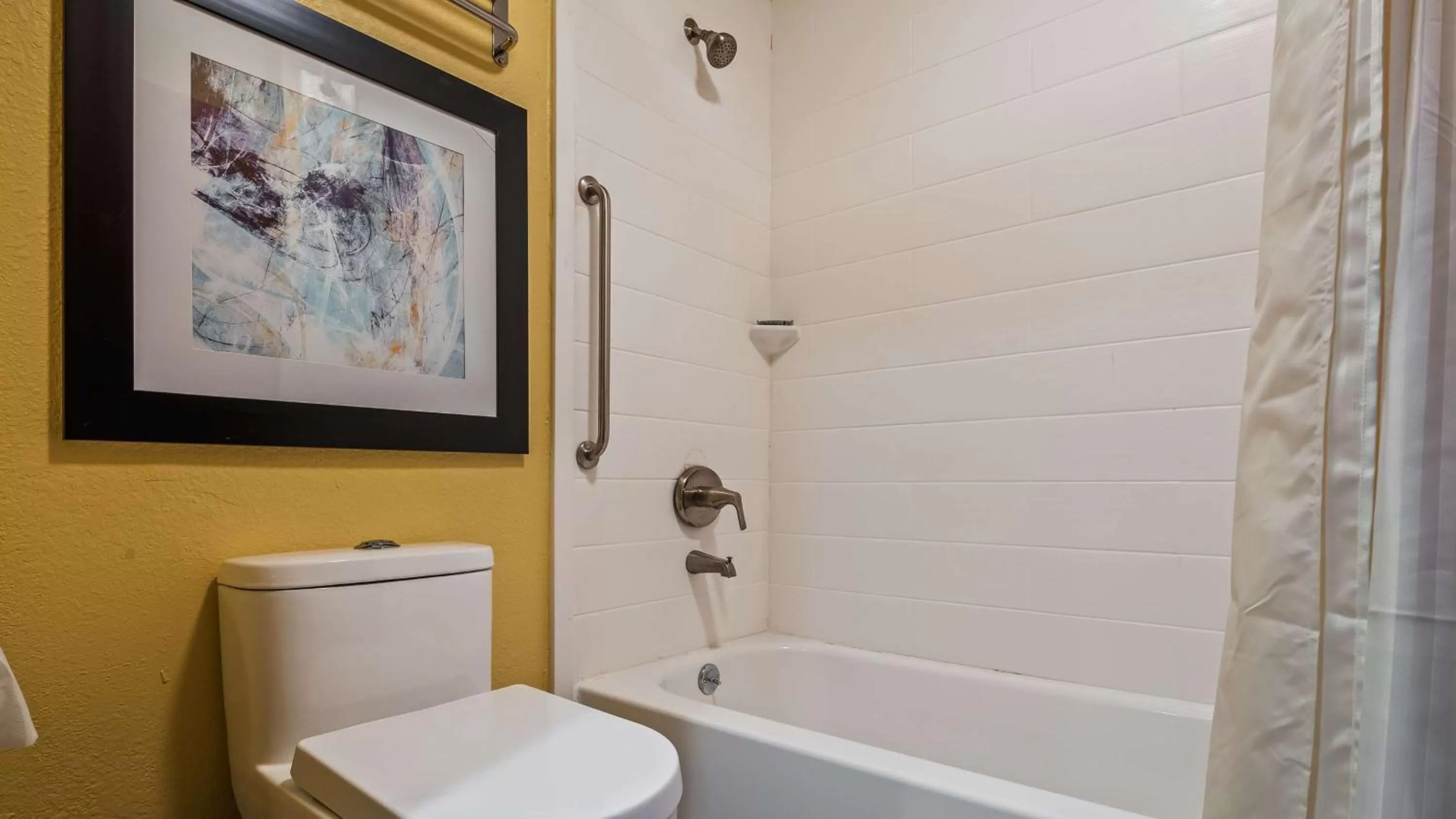 King Suite with Pool View in Best Western DeWitt