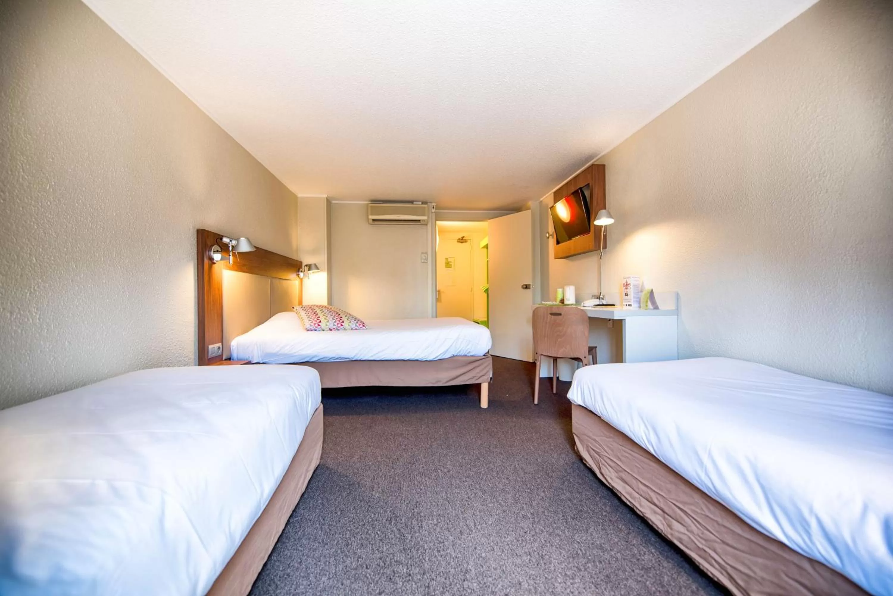 Standard Quadruple Room in Campanile Deauville Saint-Arnoult