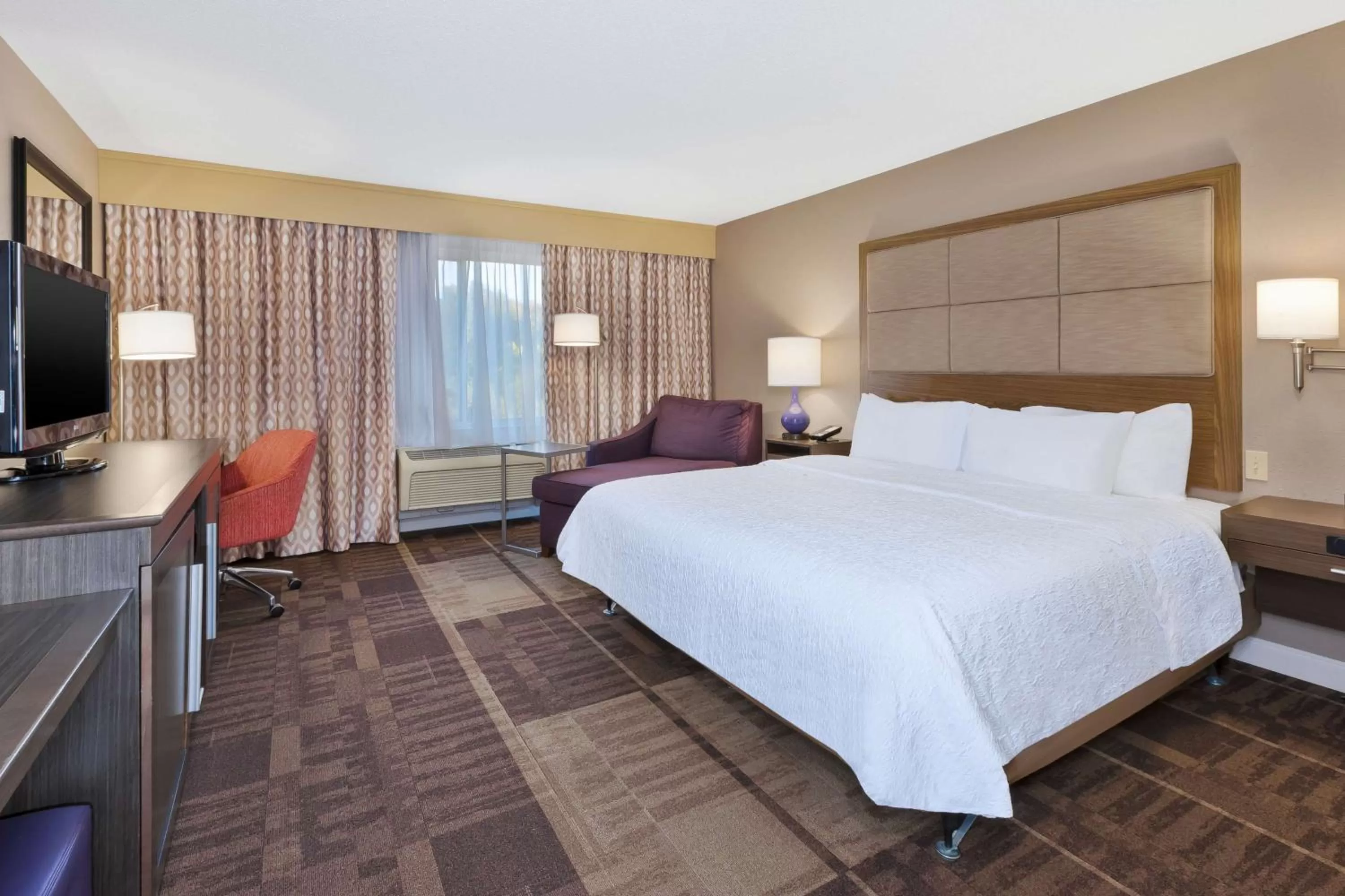 King Room - Mobility Access/Non-Smoking in Hampton Inn Waterbury