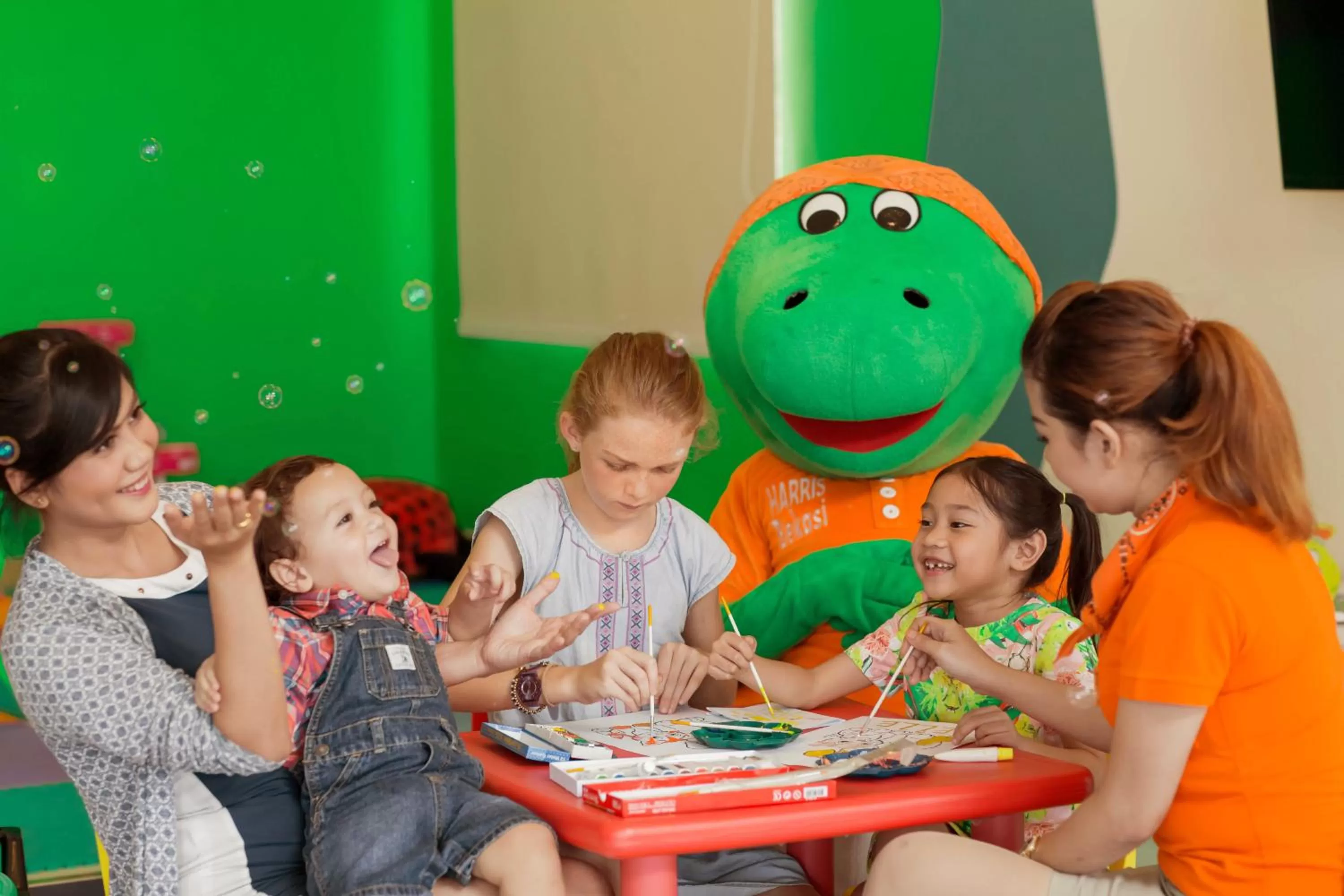 Signature Package at HARRIS Double or Twin Room in HARRIS Hotel & Conventions Bekasi