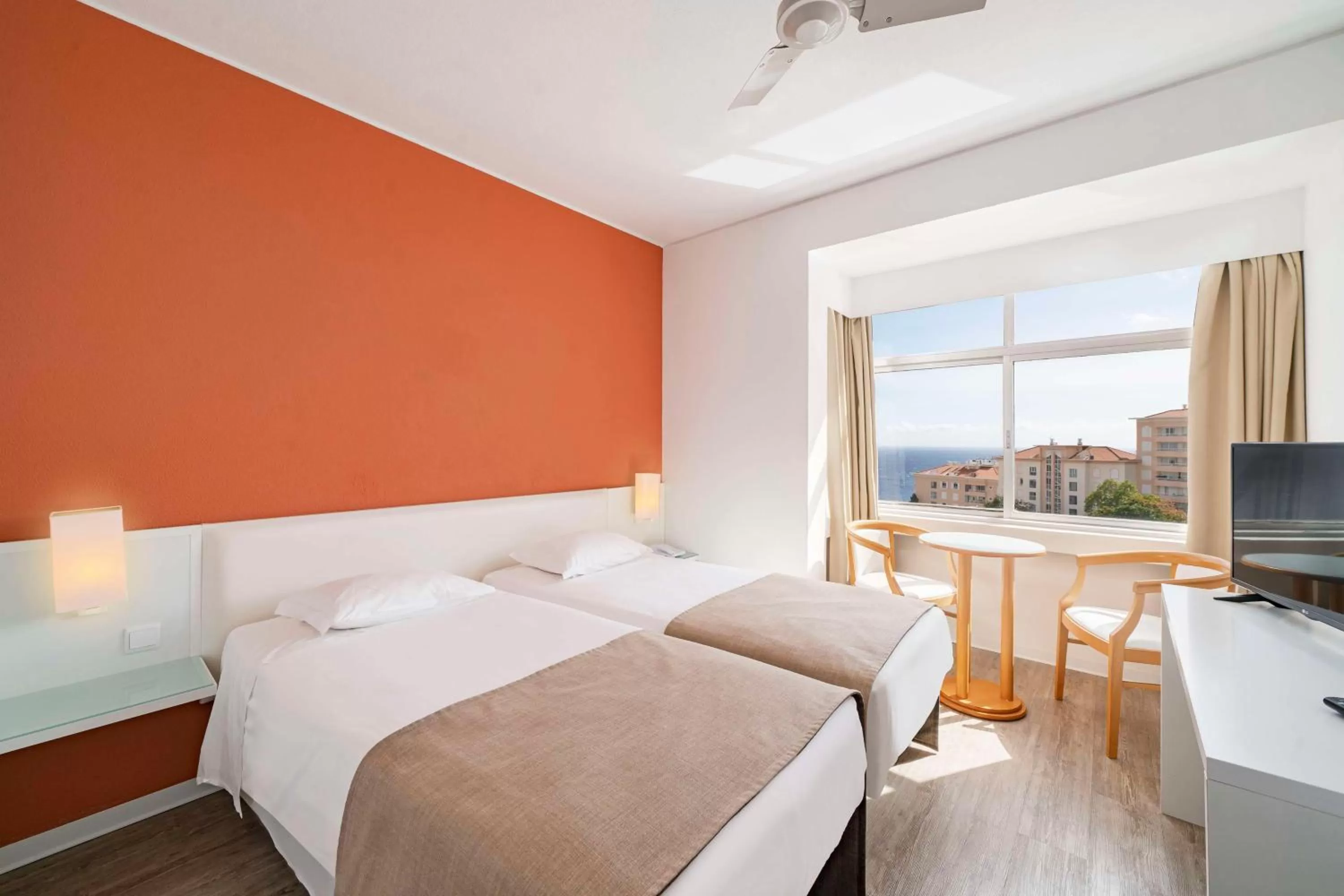 Double Room with Balcony - single occupancy in Estrelicia Hotel