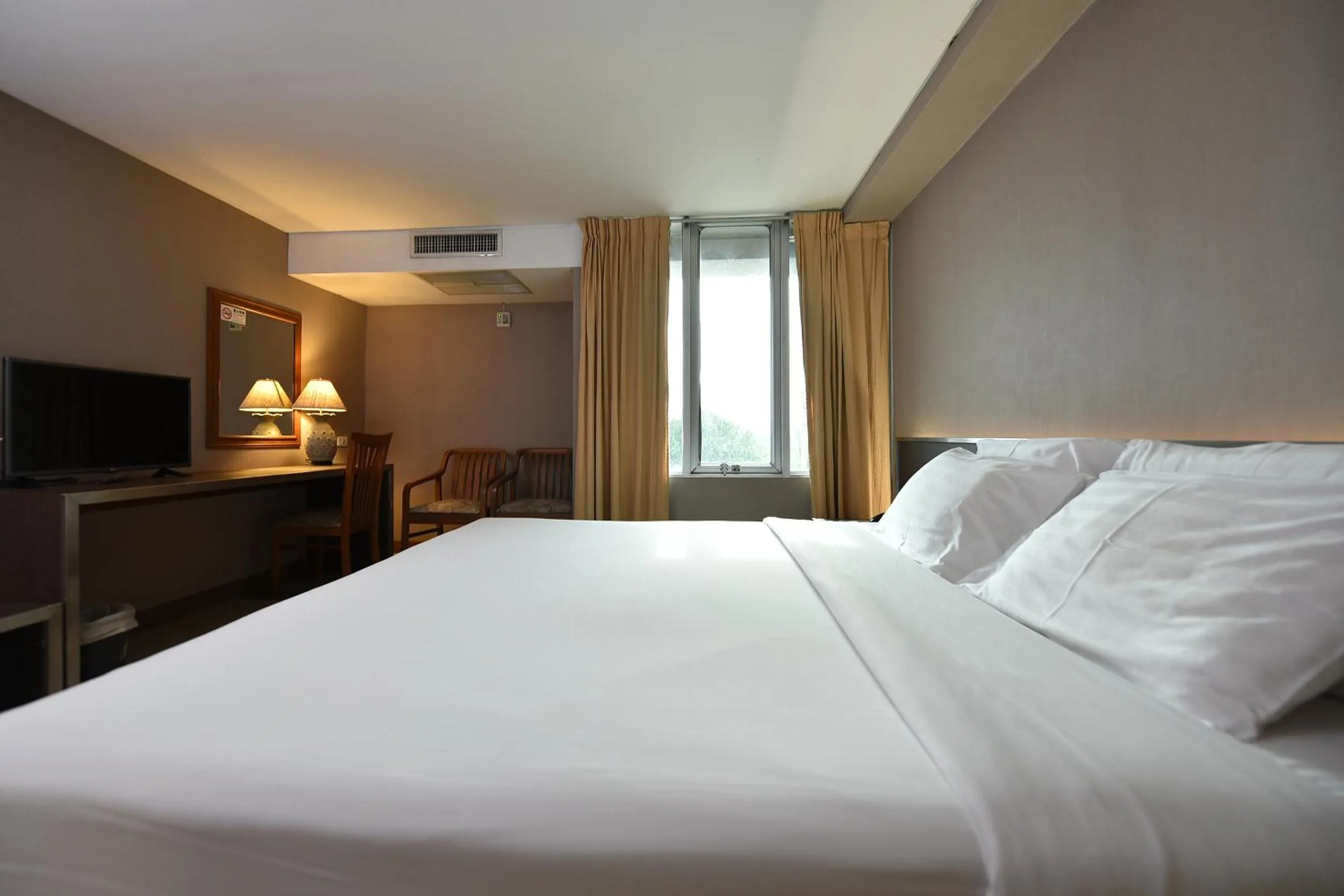 Deluxe King Room in Bangkok City Suite