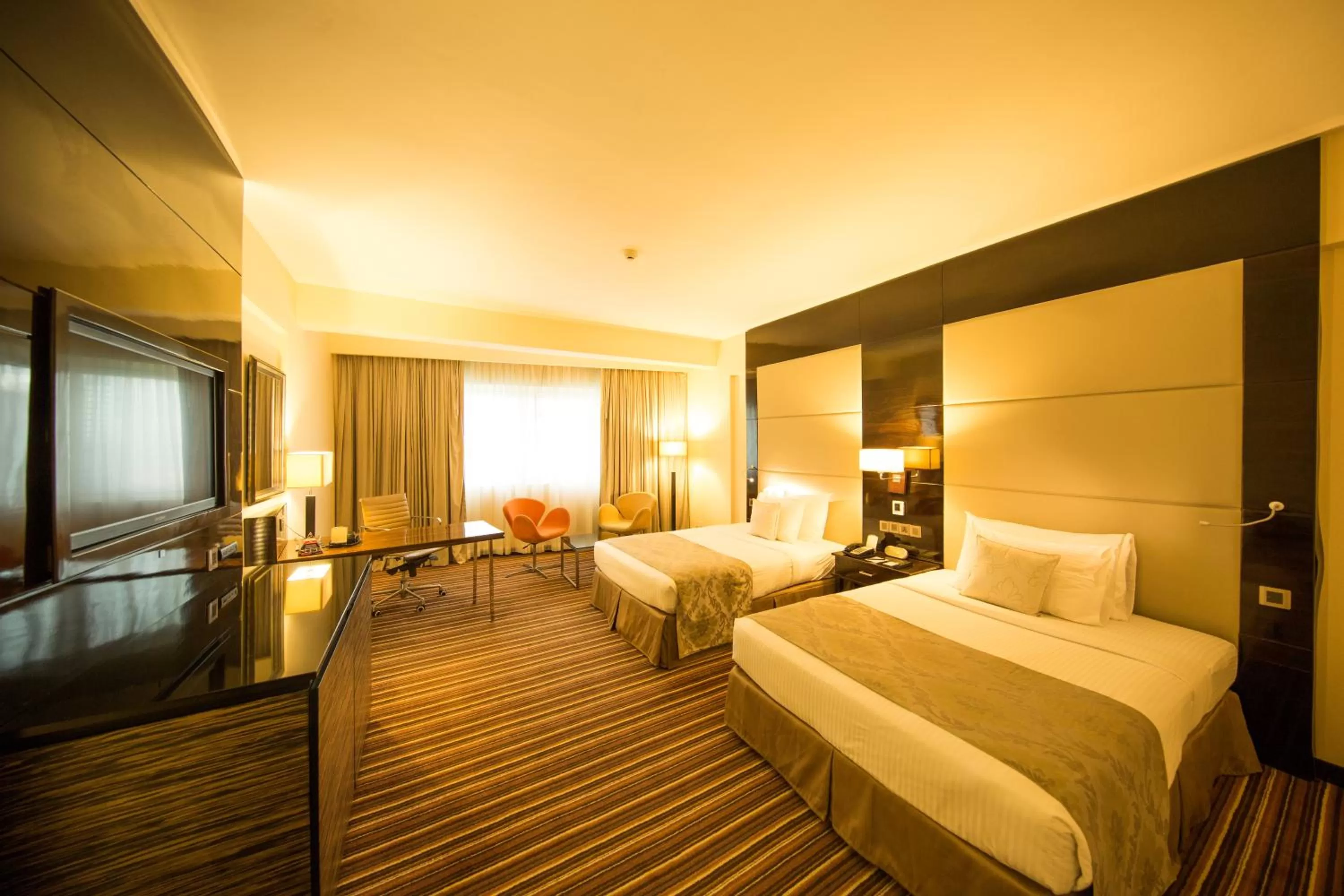 Deluxe Twin Smoking Room with Two Double Beds in Ramada Colombo