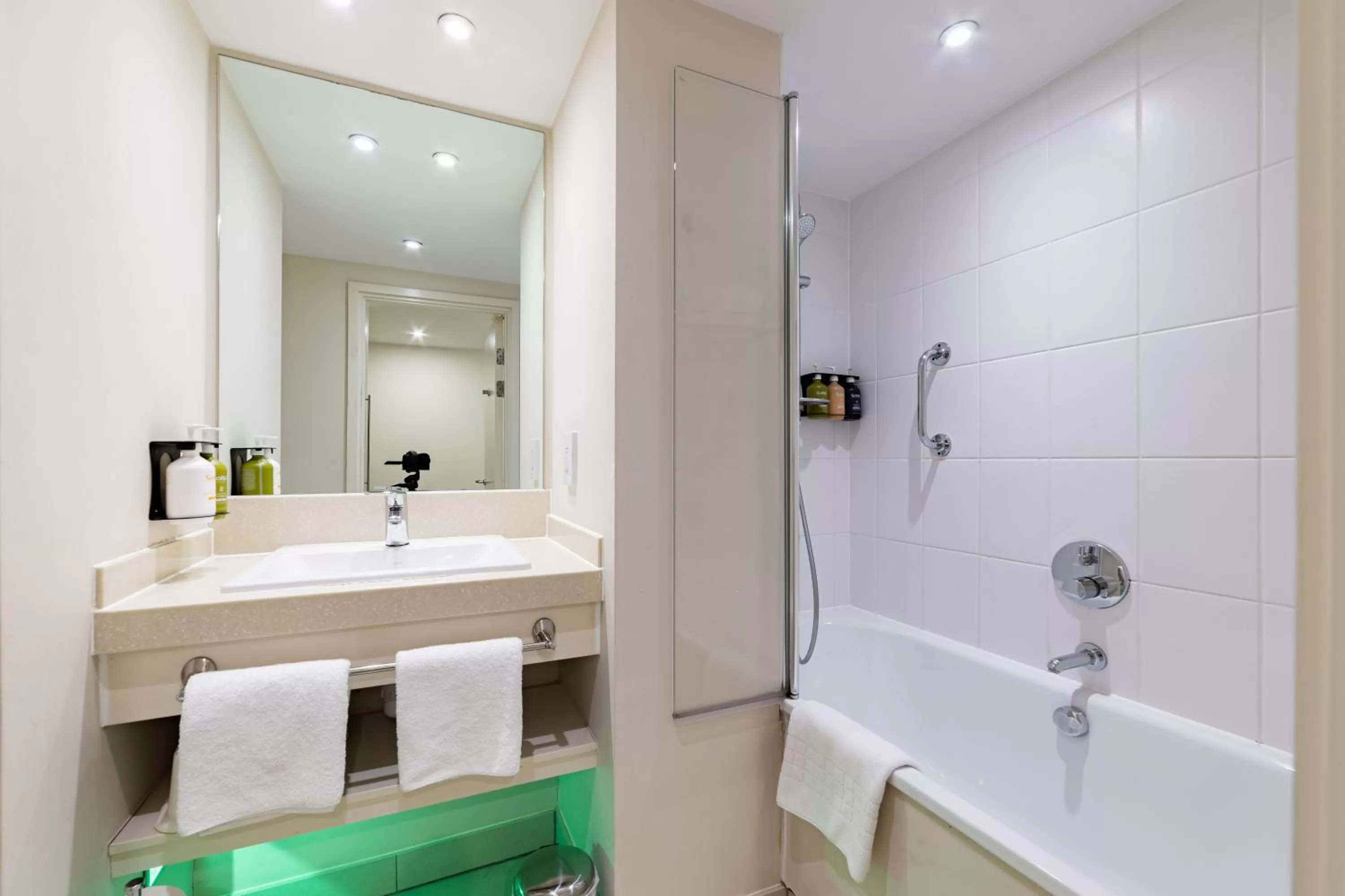 Double Room with Rollaway Bed in Holiday Inn Winchester, an IHG Hotel