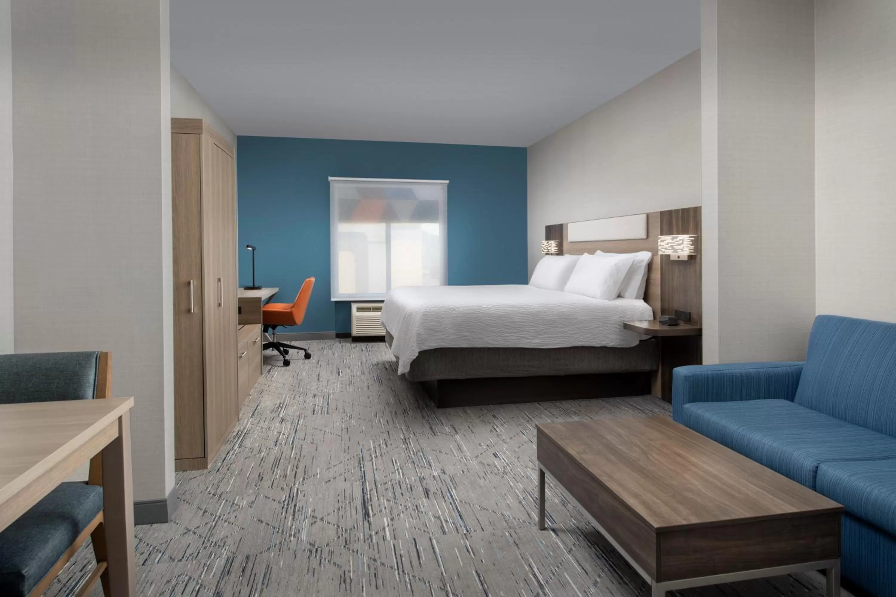 King Suite - Non-Smoking in Holiday Inn Express & Suites Knoxville-Clinton by IHG