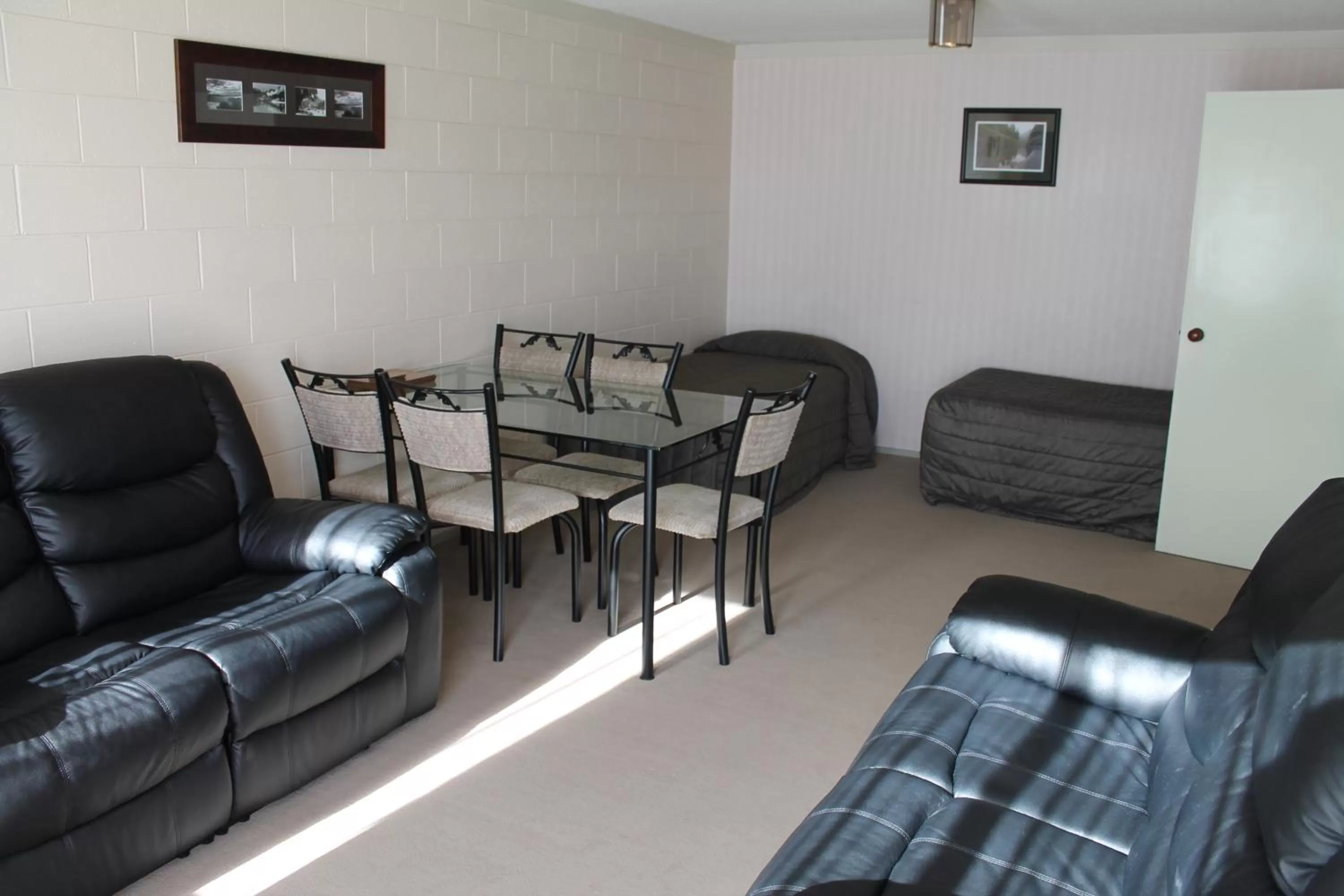 Family Garden Unit  in Riverview Motel