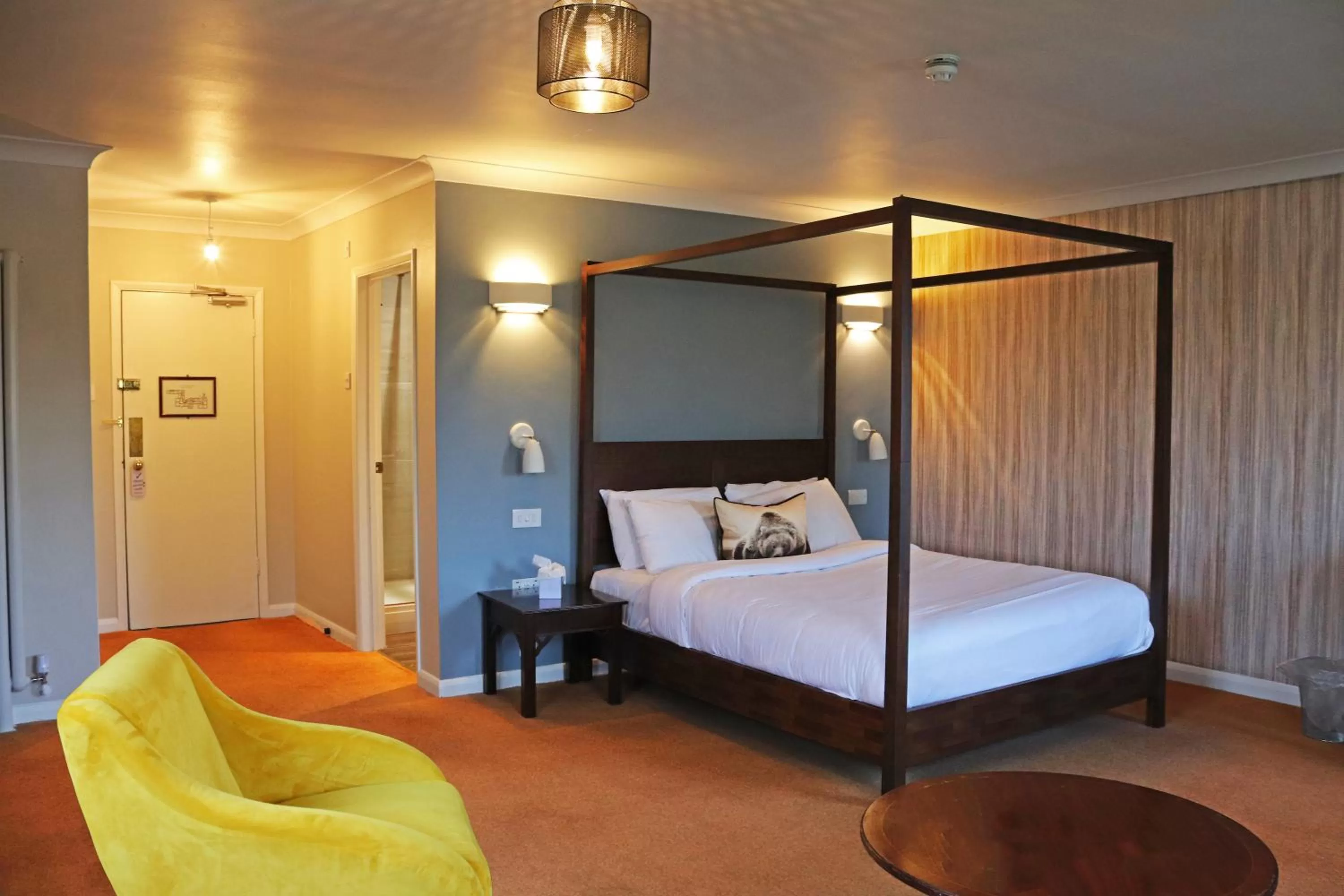 Riverview Suite in Shillingford Bridge Hotel