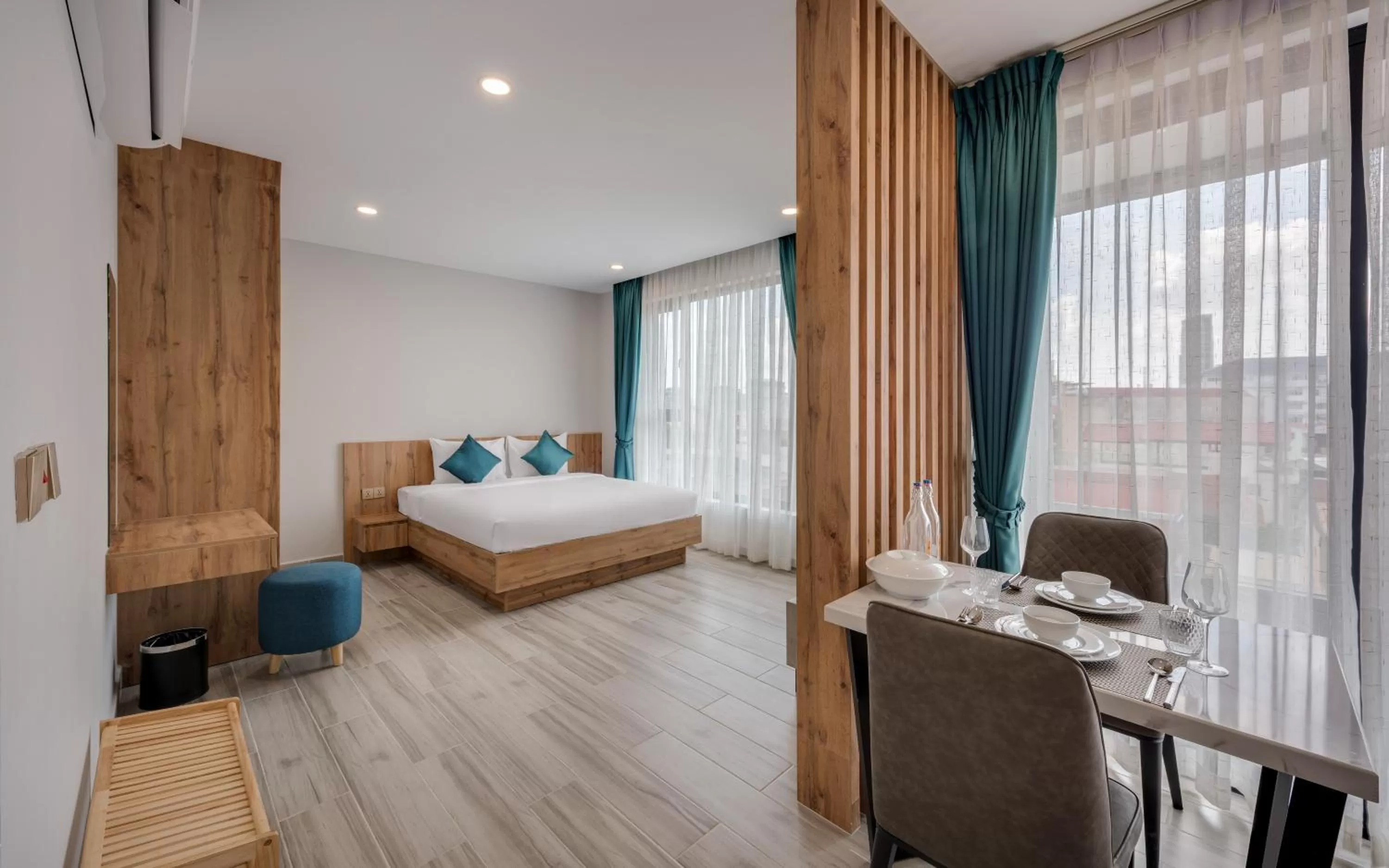 Studio Apartment with Balcony in AMATA Residence