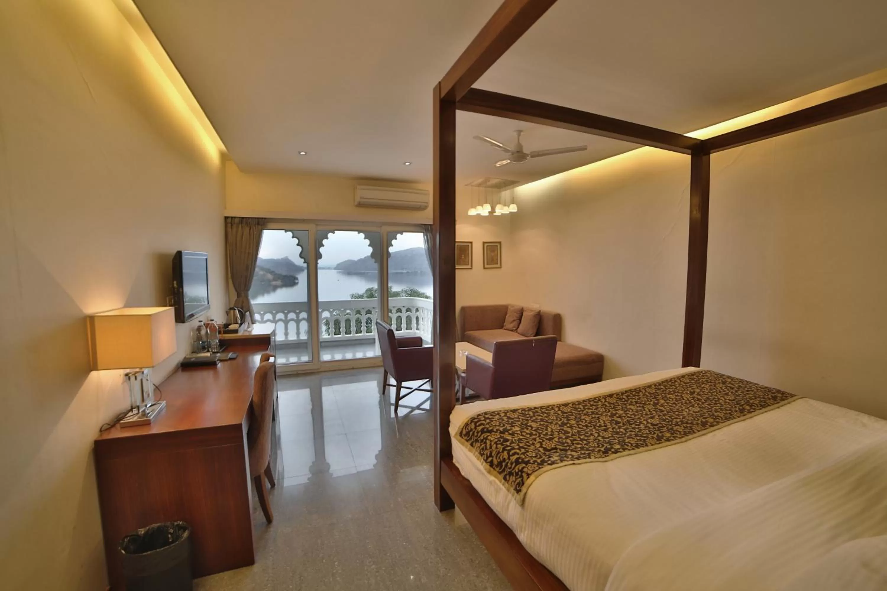 Deluxe Double Room in Jaisamand Island Resort