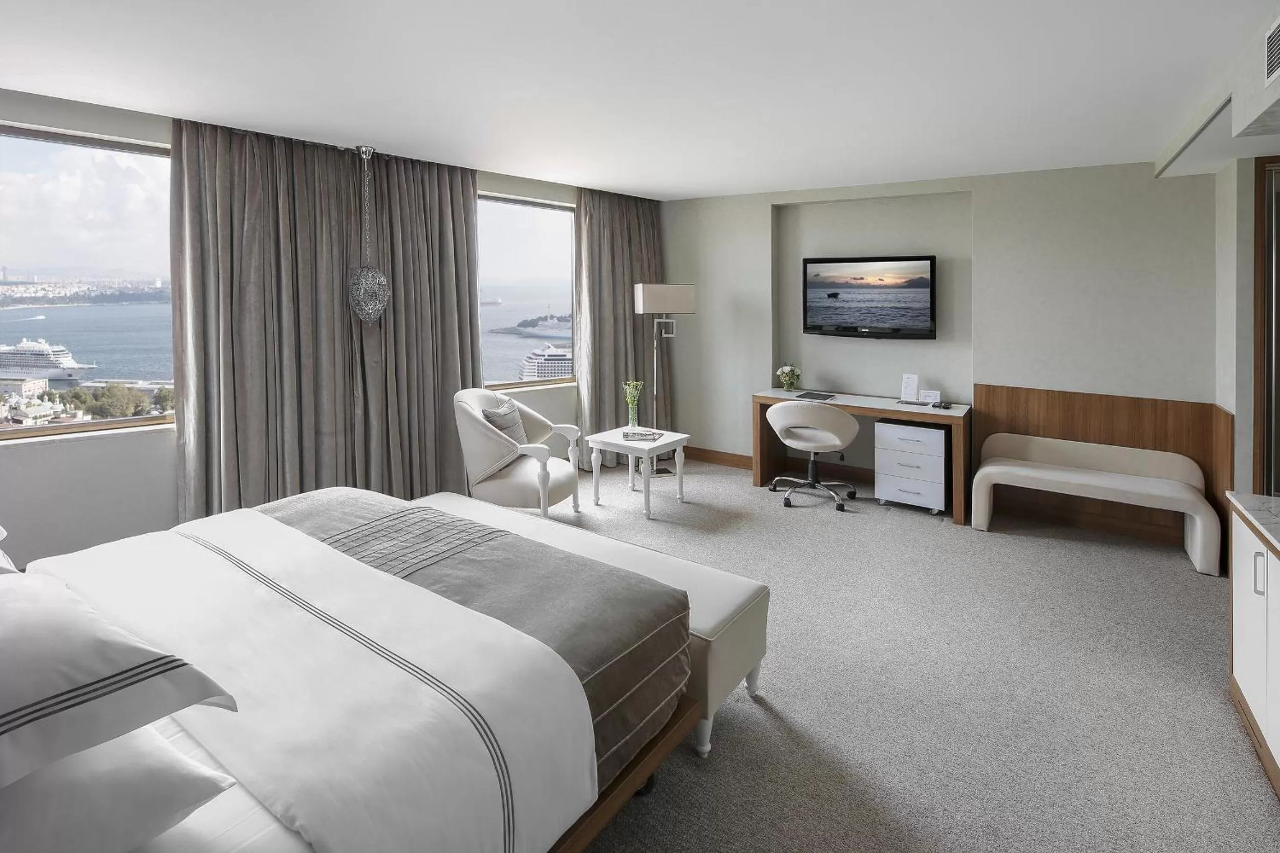 Bosphorus Suite in Richmond Istanbul