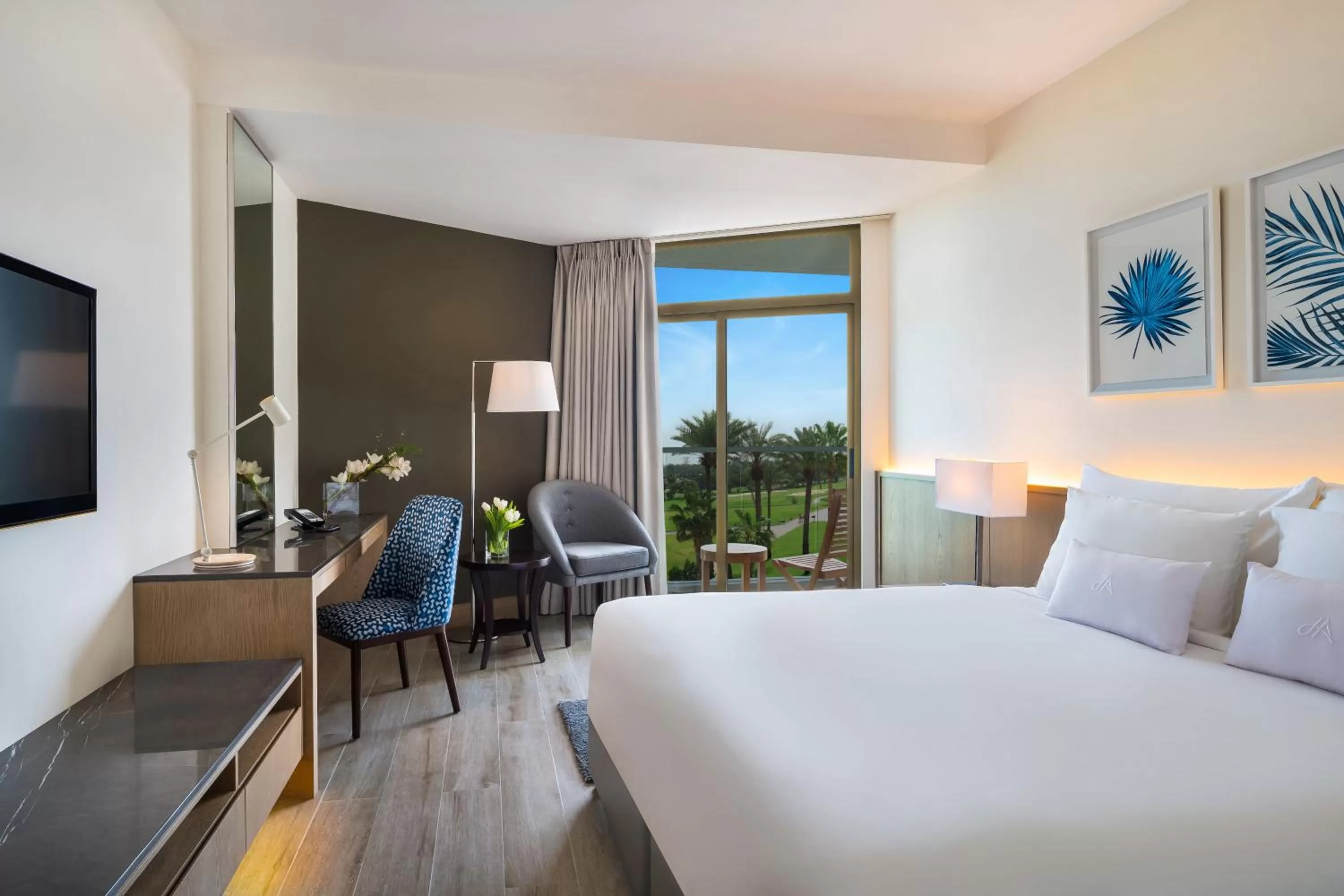 Resort Room with Balcony, Beach Access & Free Shuttle to Shopping Malls in JA Beach Hotel, Dubai