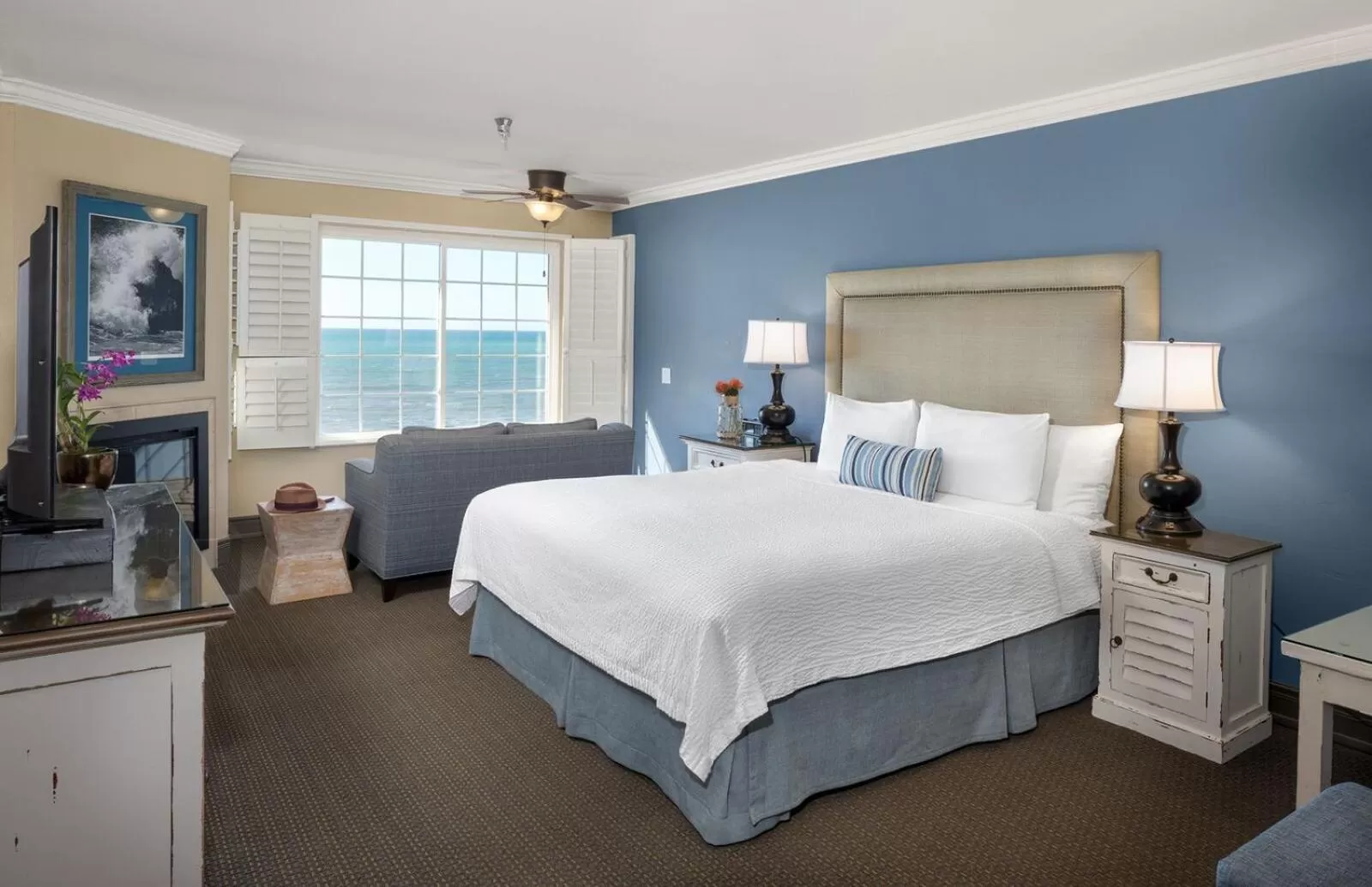 King Room with Ocean View in Sand Pebbles Inn