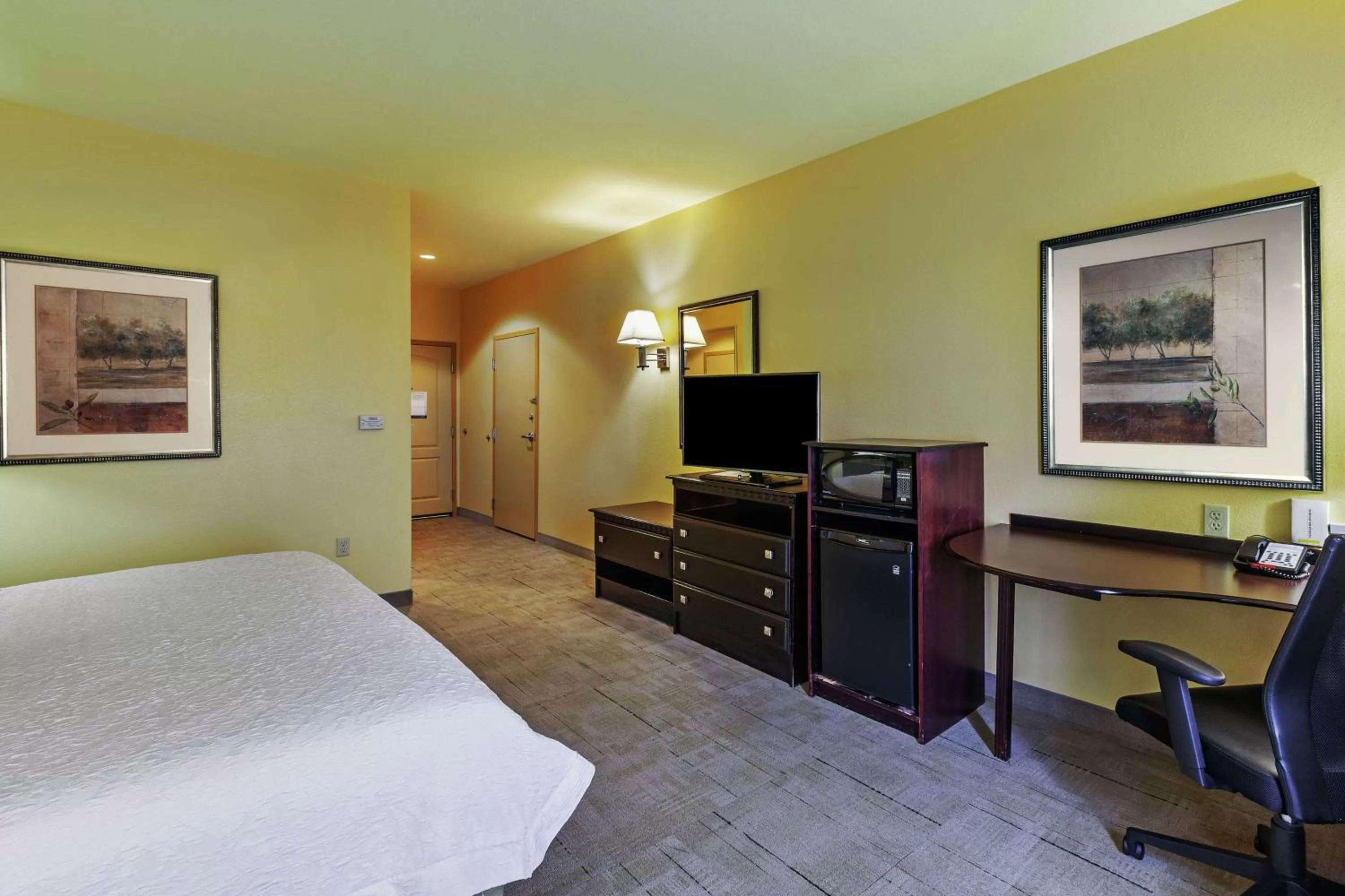 King Room - Mobility Access/Non-Smoking in Hampton Inn & Suites Owasso