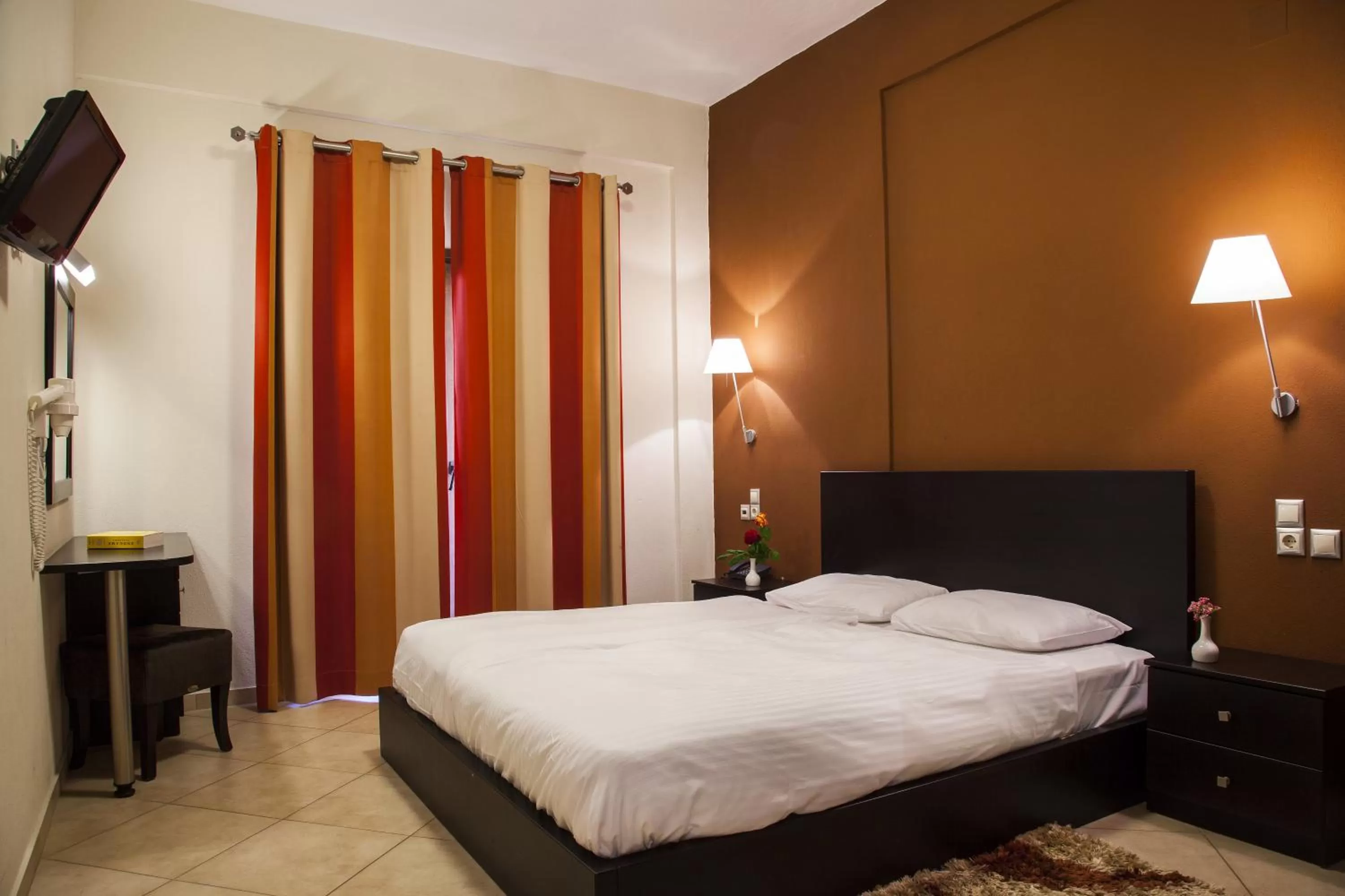Deluxe Double Room with Balcony in Hotel Meteoritis