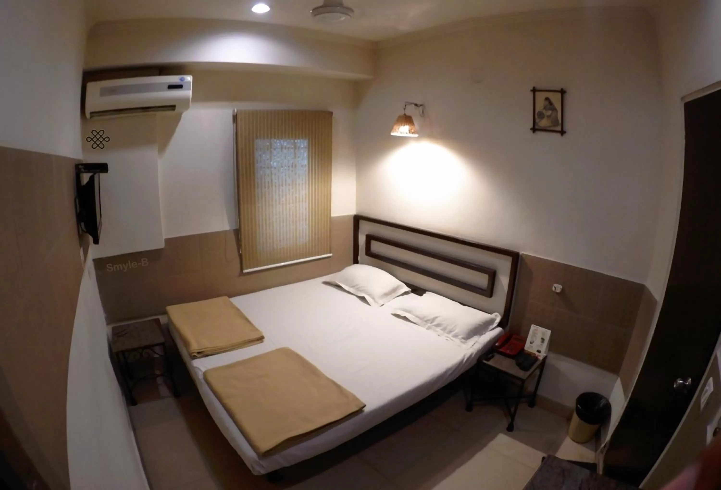 Standard Double or Twin Room in Smyle Inn - Best Value Hotel near New Delhi Station