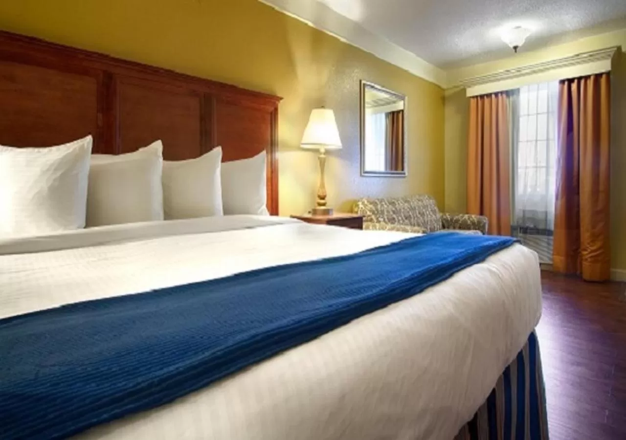 King Room in The Smoke House Lodge