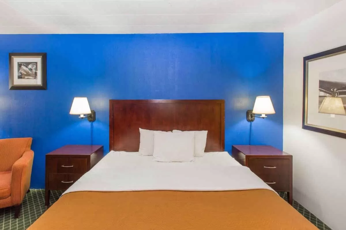 King Room - Non-Smoking in Travelodge by Wyndham Great Bend