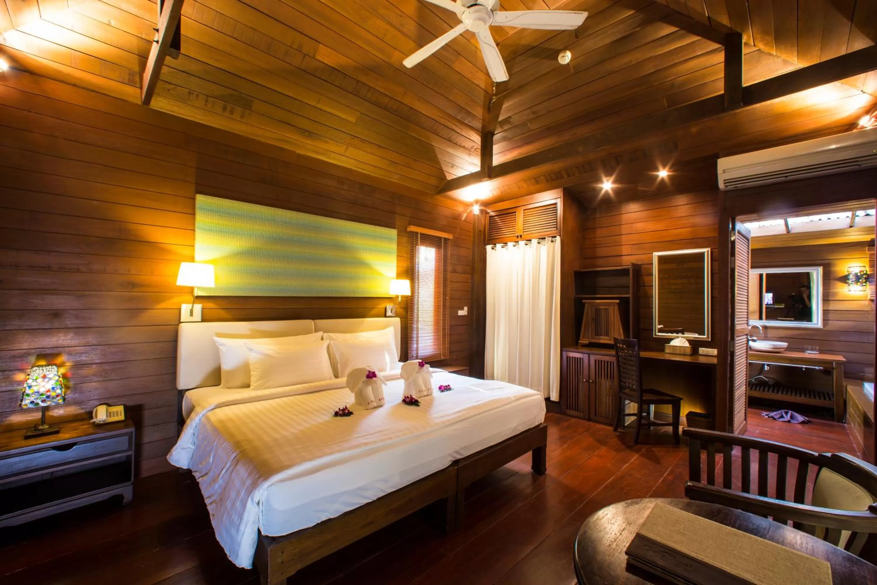 Deluxe Room in GajaPuri Resort Koh Chang