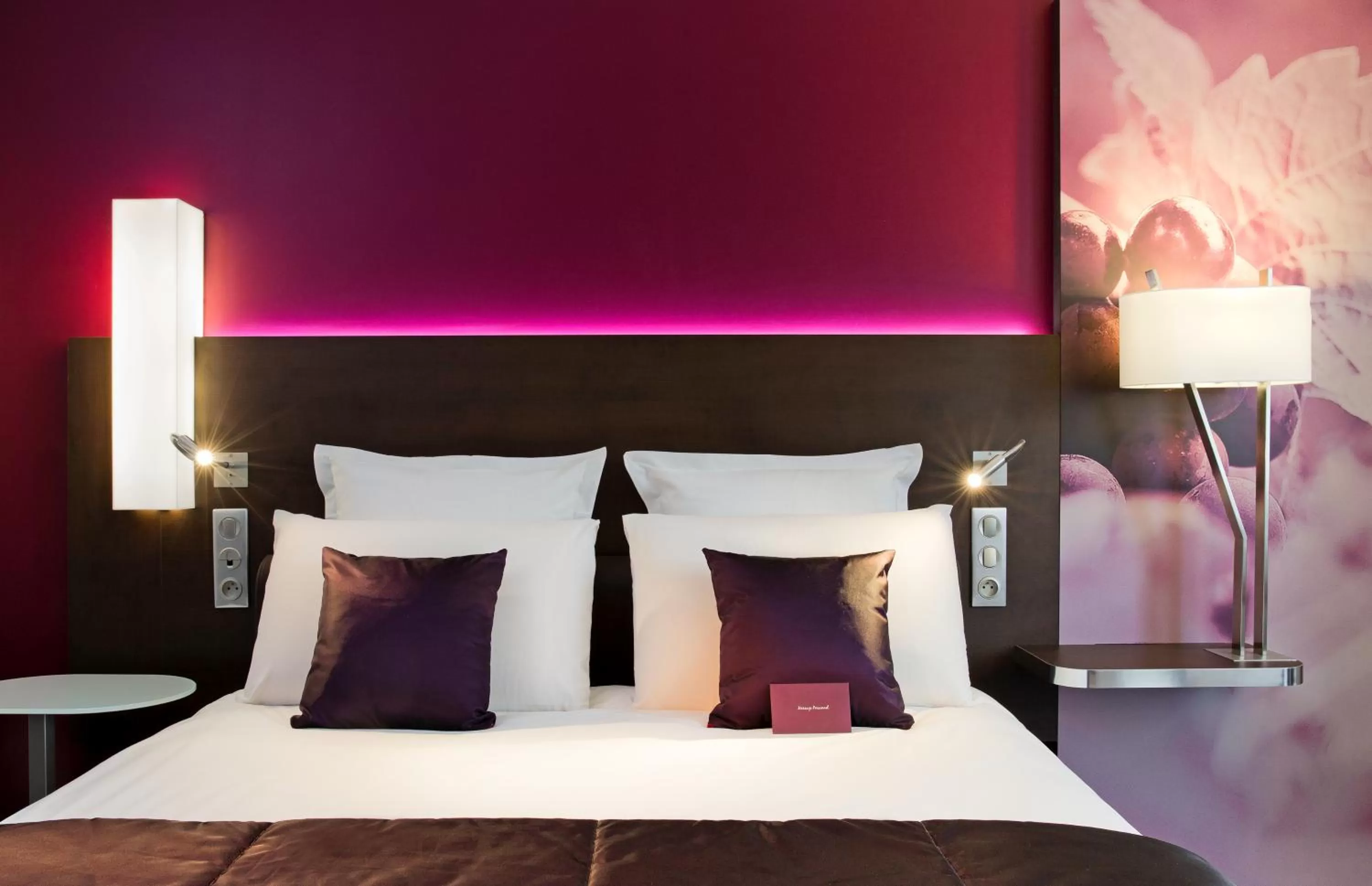 Queen Room in Mercure Reims Centre Cathédrale